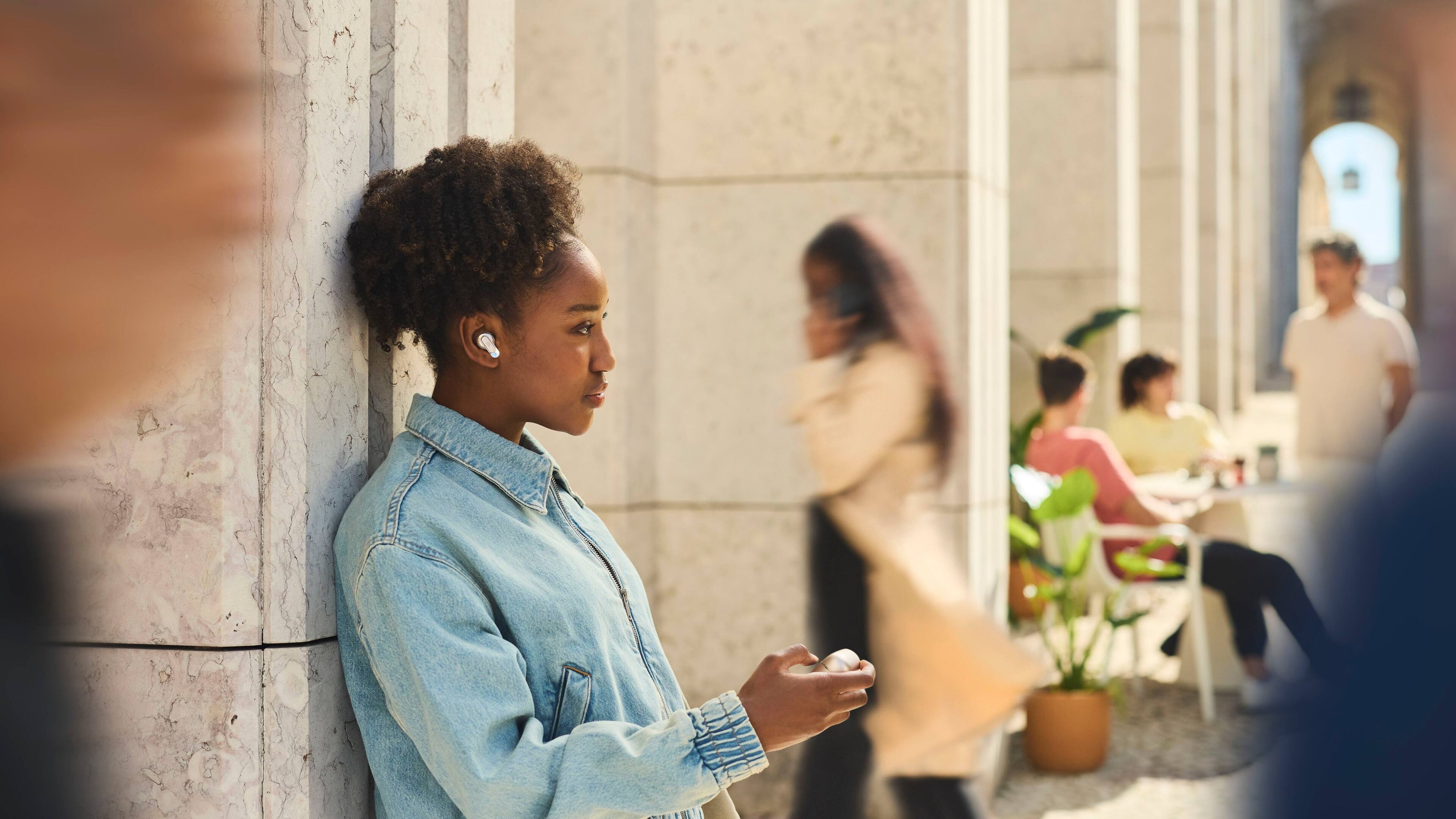 Alt View 14. JBL - Tour Pro 3 True Wireless Noise Cancelling Earbuds - 2024 - Black.