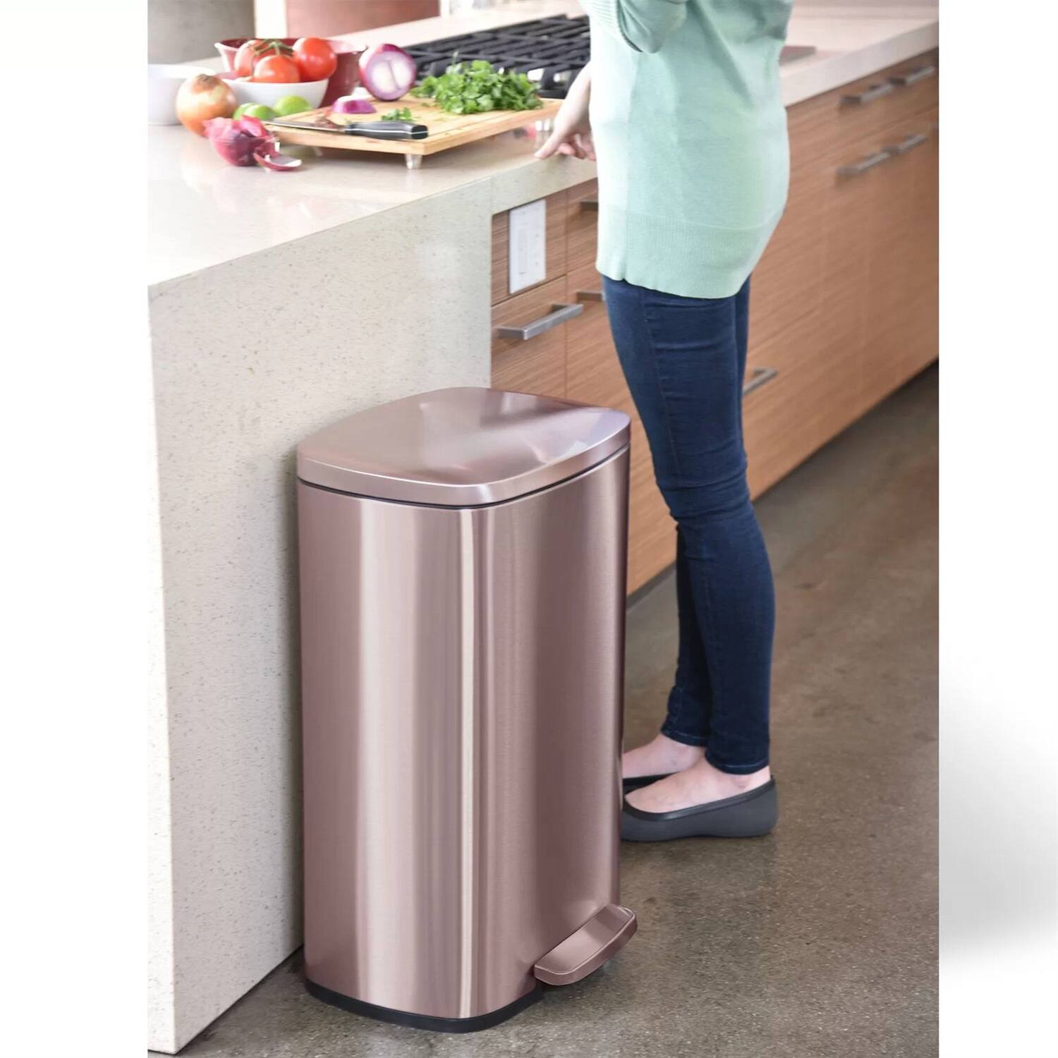 Left. Hivvago - 13-Gallon Copper Rose Gold Stainless Steel Step Trash Can with Deodorizer Filter - Rose Gold.