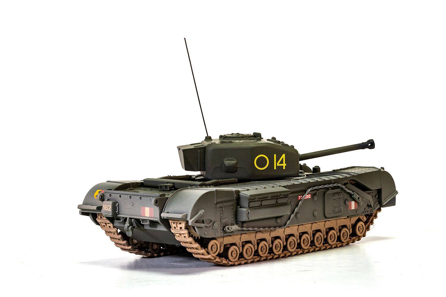 The text on the image reads:

- "O14" (on the turret)
- "462" (on the side of the tank)
- "TO/00" (on the side of the tank)