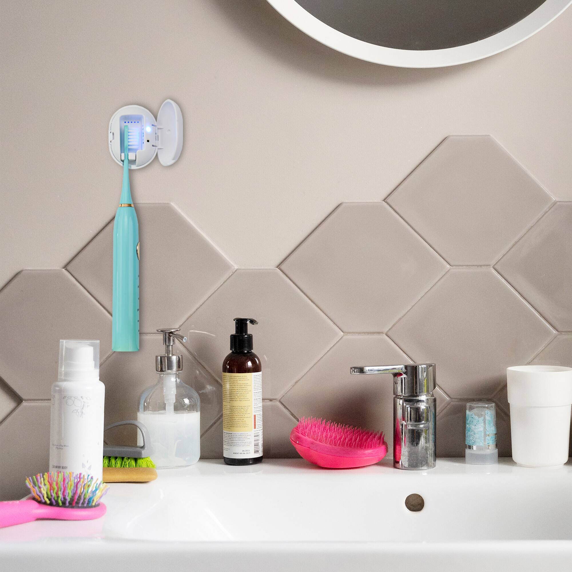 Back. Pursonic - Portable Toothbrush Sterilizer – Your Hygiene Companion on the Go! - White.