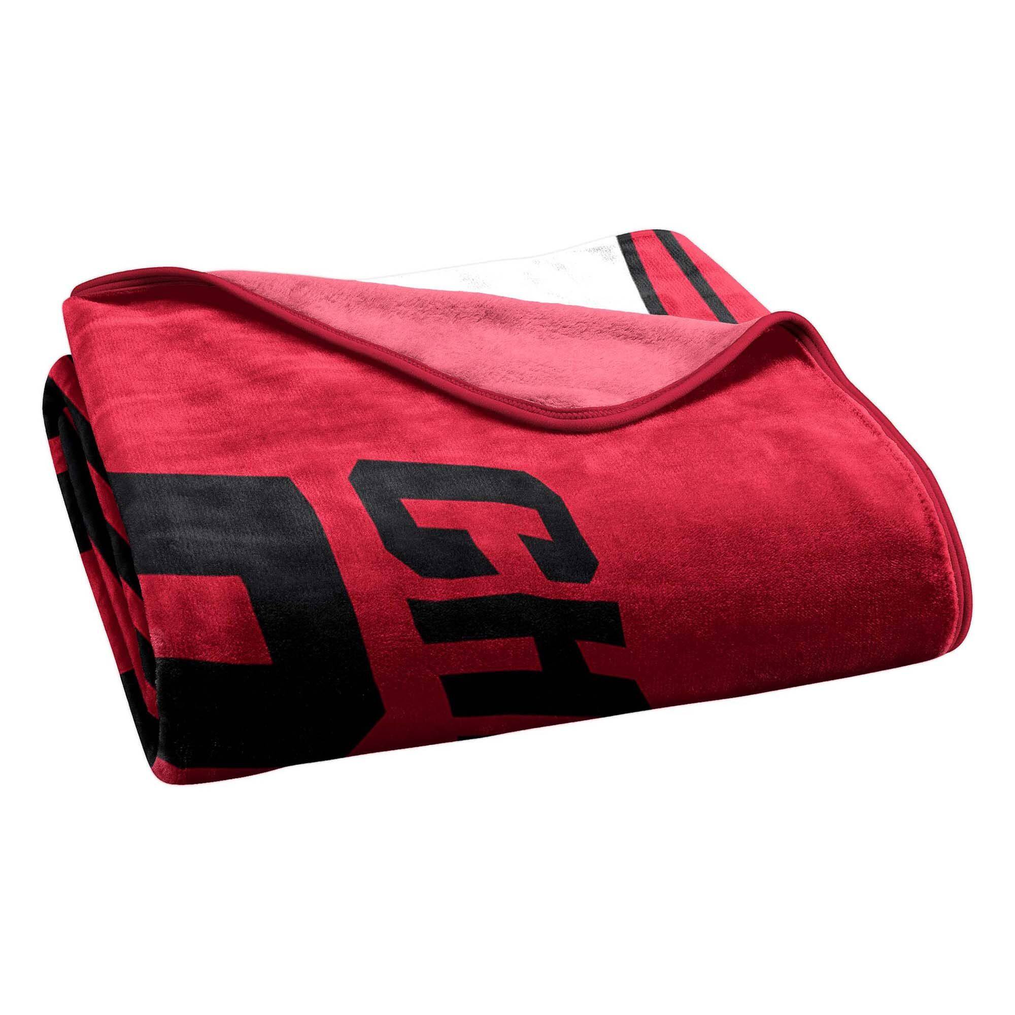 Back. Sweet Home Collection - NBA Chicago Bulls 60" x 80" Raschel Throw Blanket - Red.