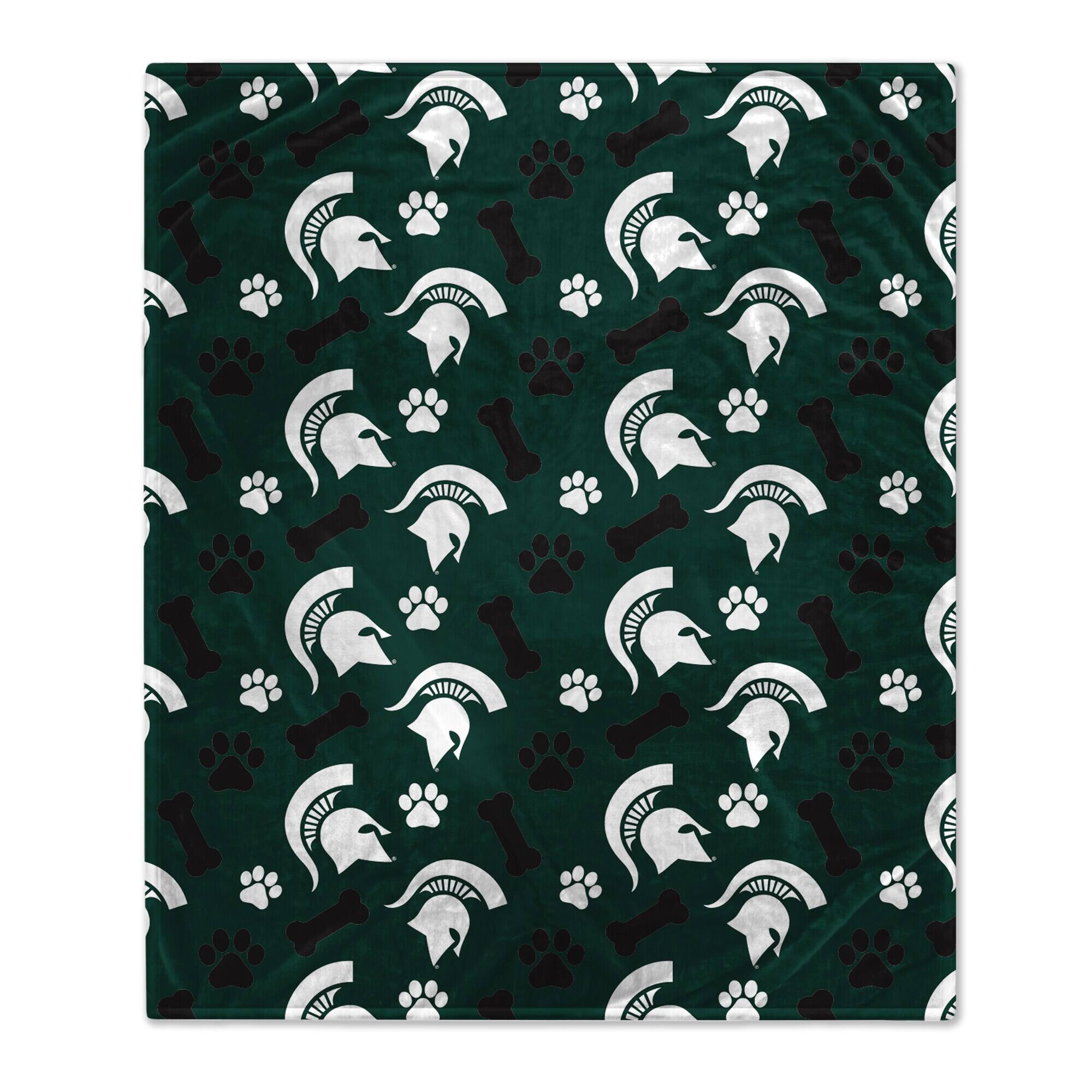 Front. Pegasus - Michigan State Spartans 40" x 50" Lightweight Bones Flannel Fleece Pet Blanket - Green.