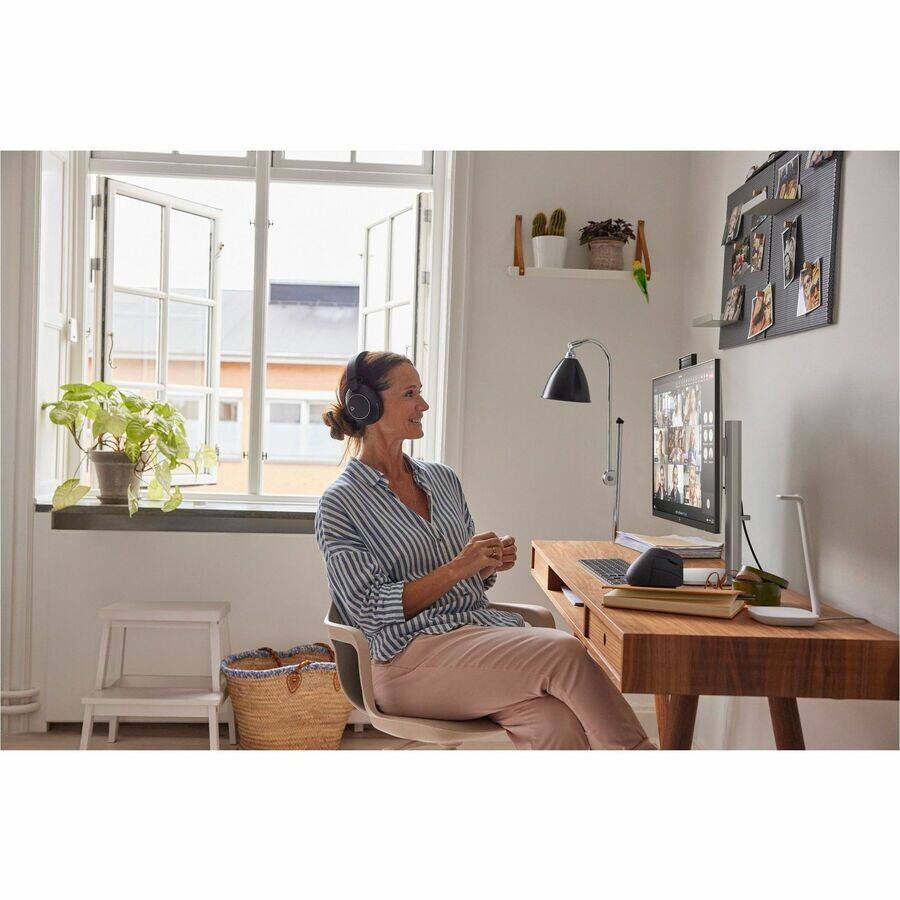 Alt View 2. HP - HP EliteStudio 8 AiO G1i All-in-One Computer - Intel Core Ultra 7 265 - vPro Technology - 16 GB - 512 GB SSD - 23.8" Ful - Pike Silver.