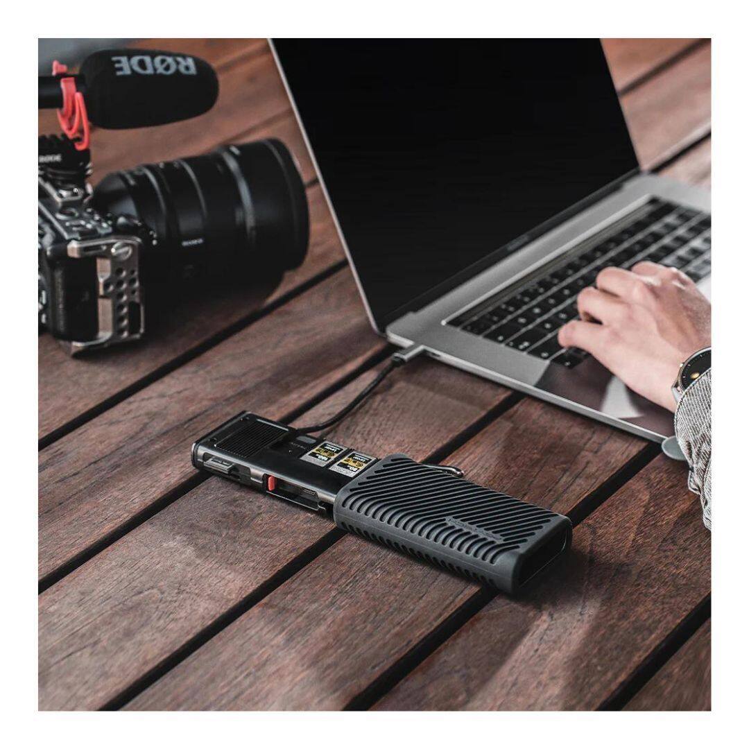 Back. PGYTECH - PGYTECH CFexpress CreateMate Card Reader CaseType B/SD(Classic Black).