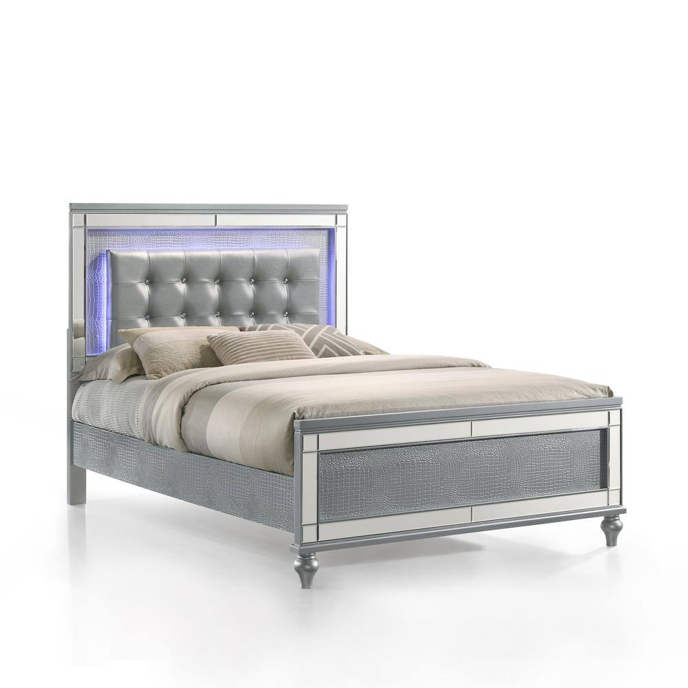 Alt View 1. New Classic Furniture - Furniture Contemporary Solid Wood 4/6 Full Bed in Silver - Silver.