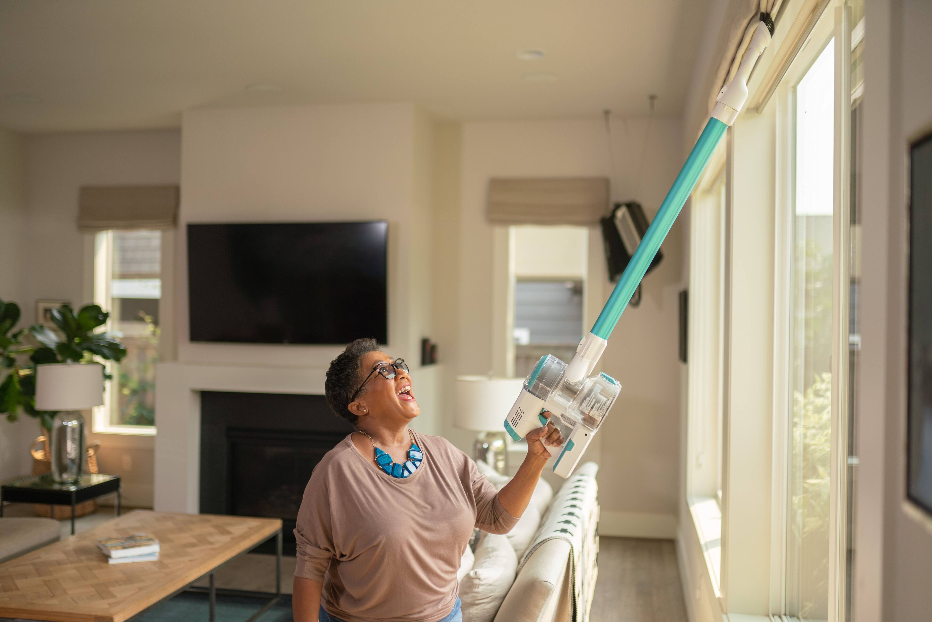 Left. Tineco - PWRHERO 11 - Green.