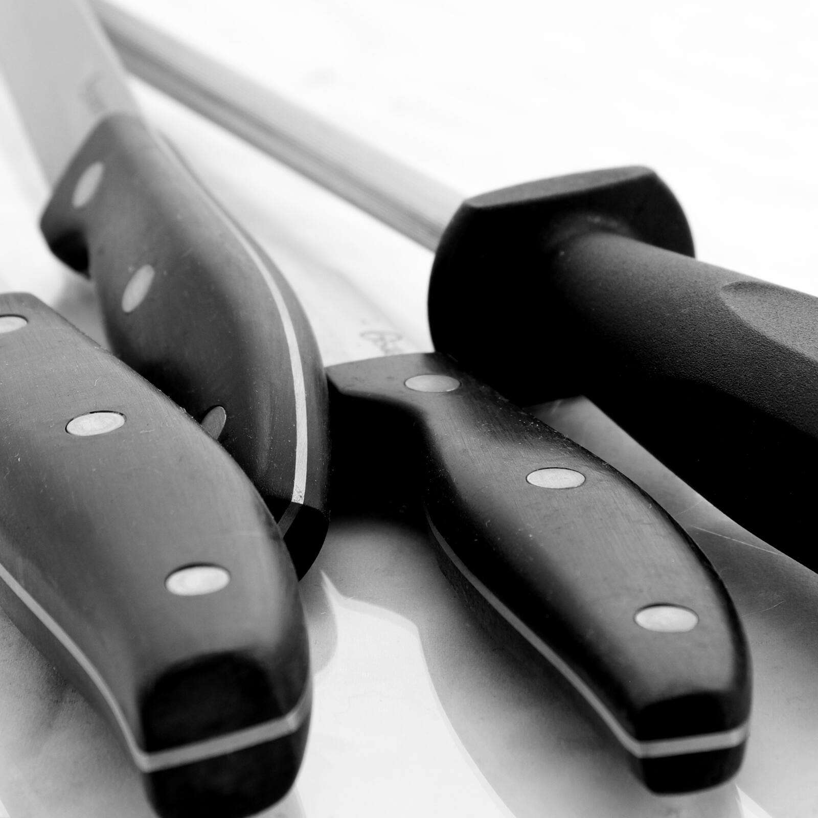 Alt View 2. Oster - Oster Granger 4 Piece Stainless Steel Blade Cutlery Set in Black - Black.