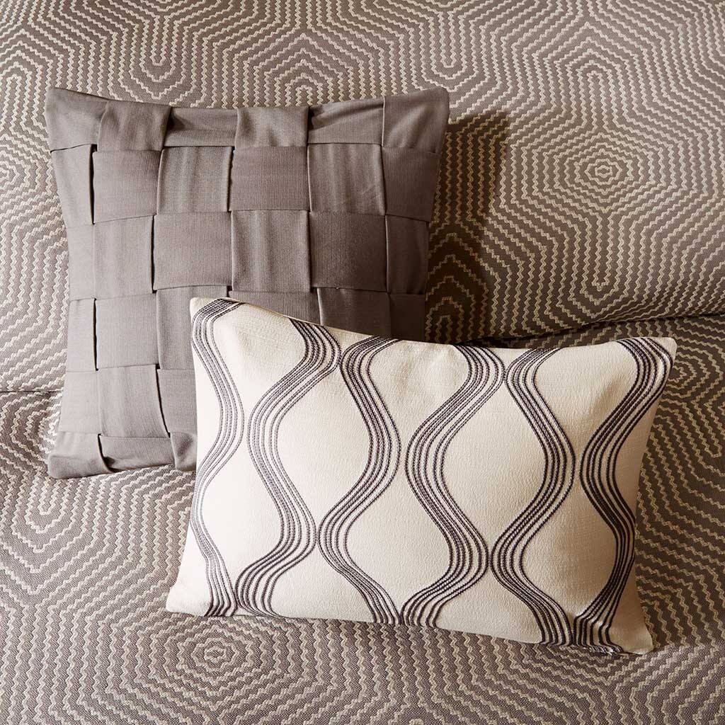 Alt View 1. Gracie Mills - Gracie Mills Roberts Shades of Grey Comforter Set - Grey.