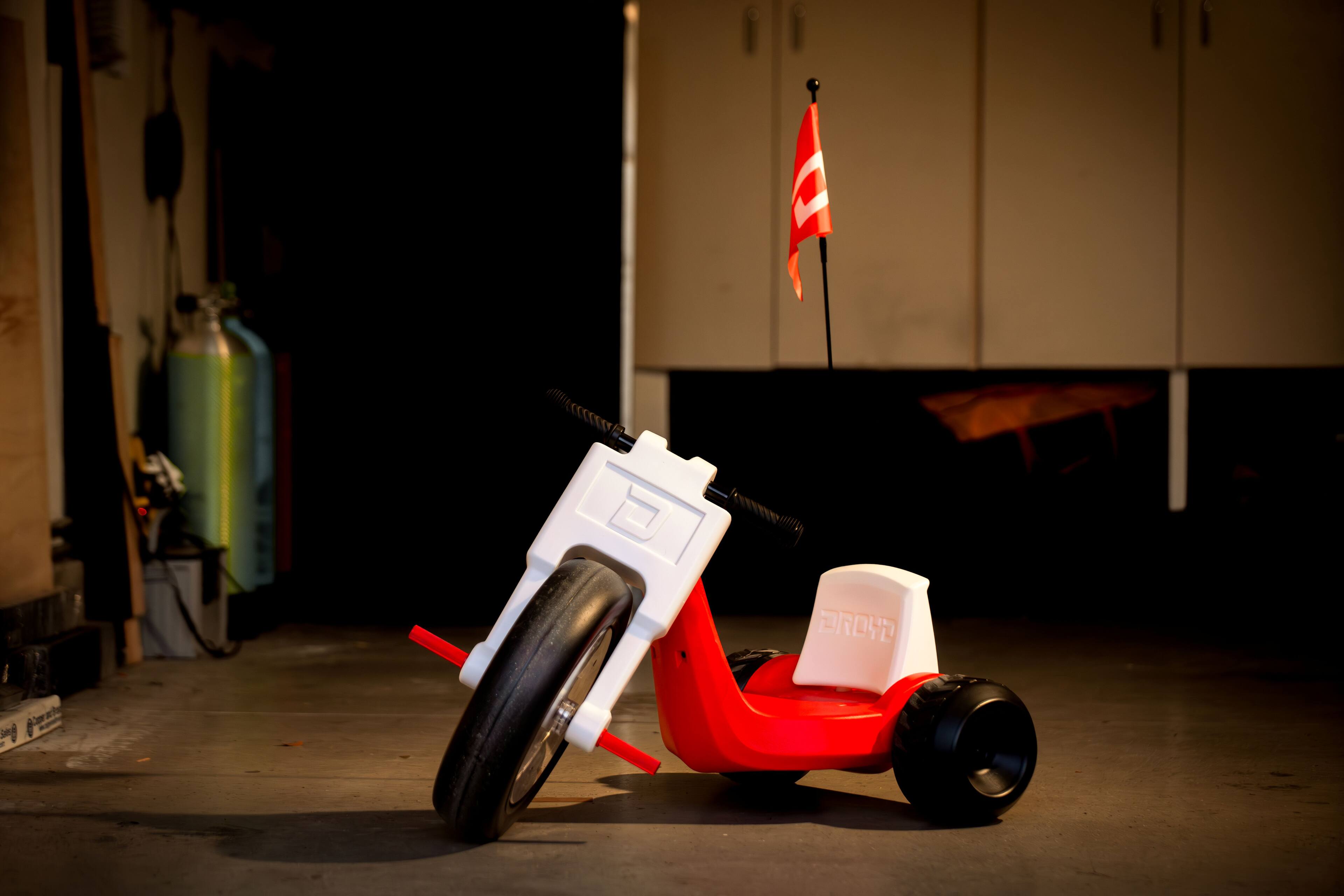 Alt View 4. Droyd - Romper Electric Tricycle for Kids 3+ w/ 3 mi Range & 6 mph Speed – Adjustable Seat, Parental Control & LEDs - Red.