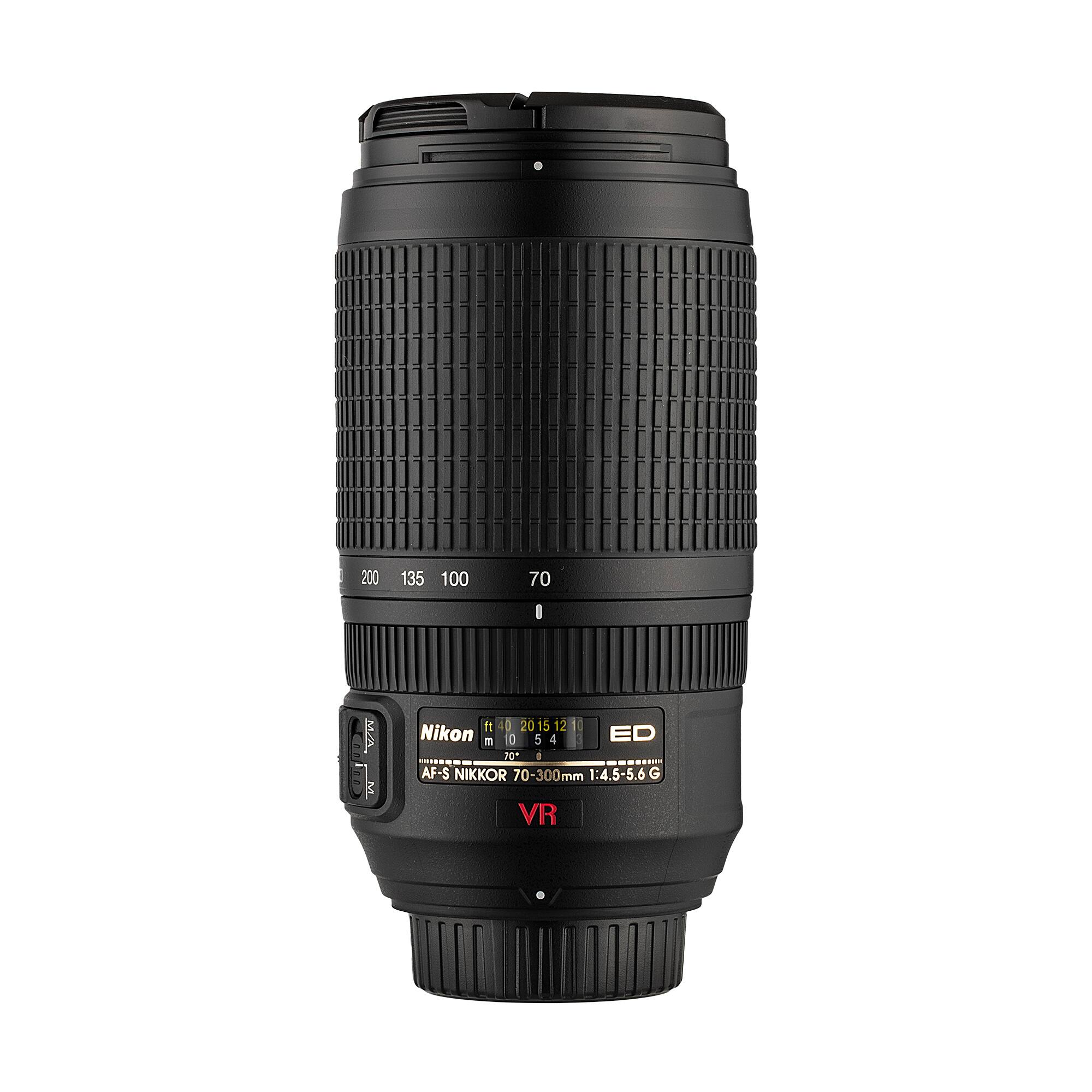 200 135 100 70  
MAA  
-0  
f  
20 15 12  
Nikon  
0 5 4 3  
ED  
70  
1  
AF-S NIKKOR 70-300mm 1:4.5-5.6 G VR