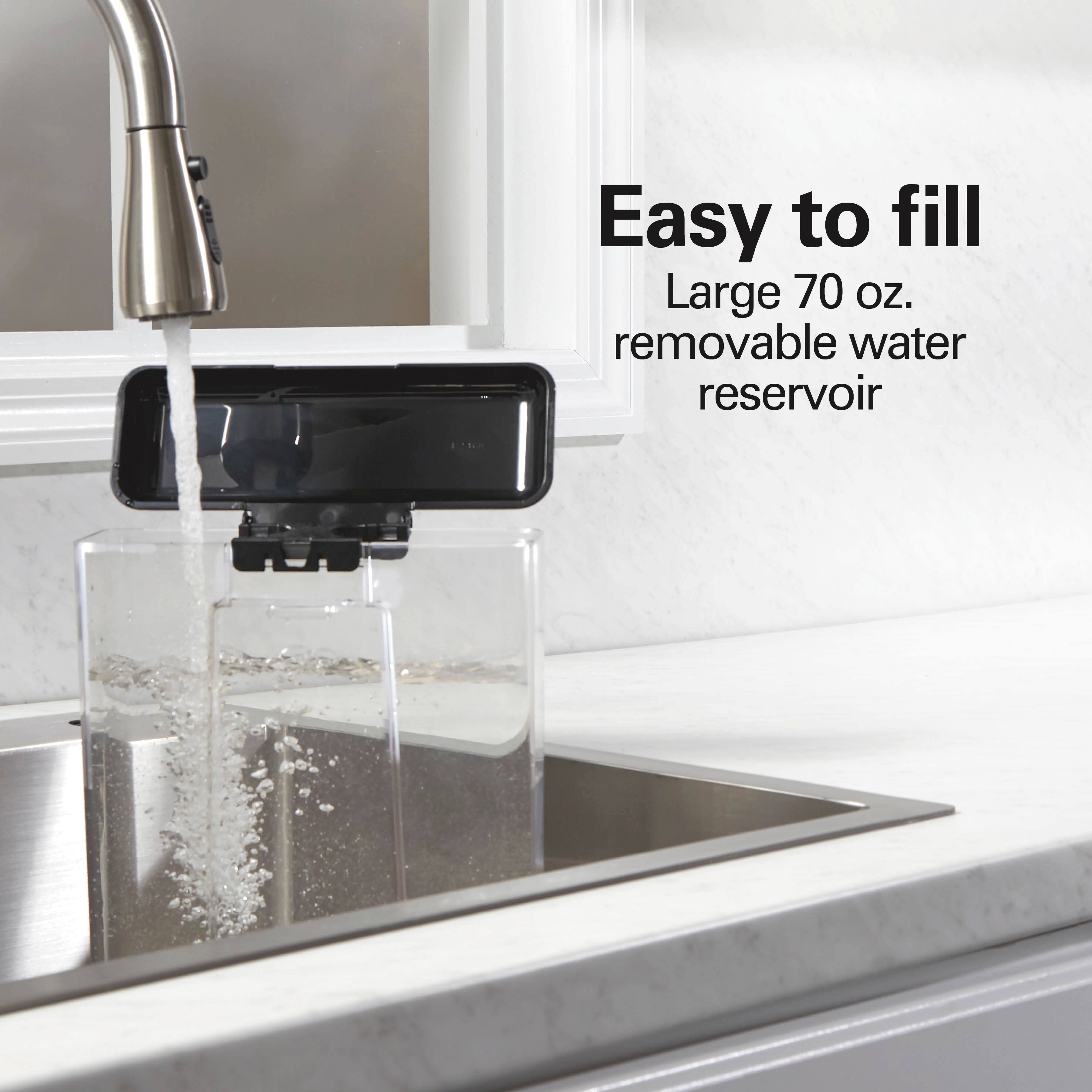 Easy to fill  
Large 70 oz. removable water reservoir