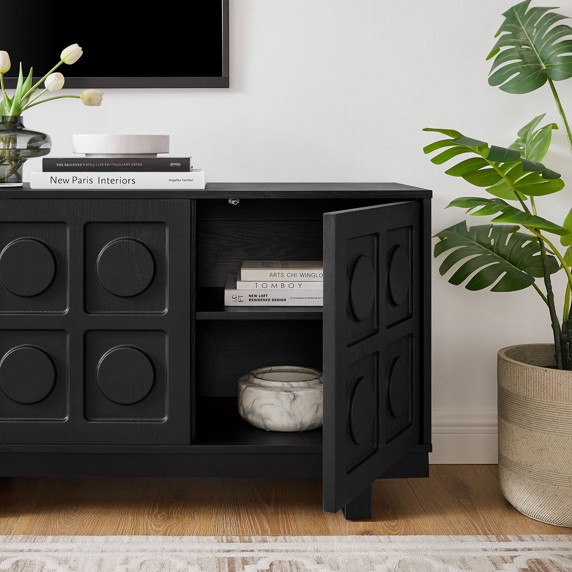 New Paris Interiors  
Angela Taylor  

THE BEGINNER'S STILL LIFE PHOTOGRAPHY GUIDE  

ARTS CHI WINGLO  
TOMBOY  
RESIDENCE DESIGN  
NEW YORK  
RESIDENCE DESIGN