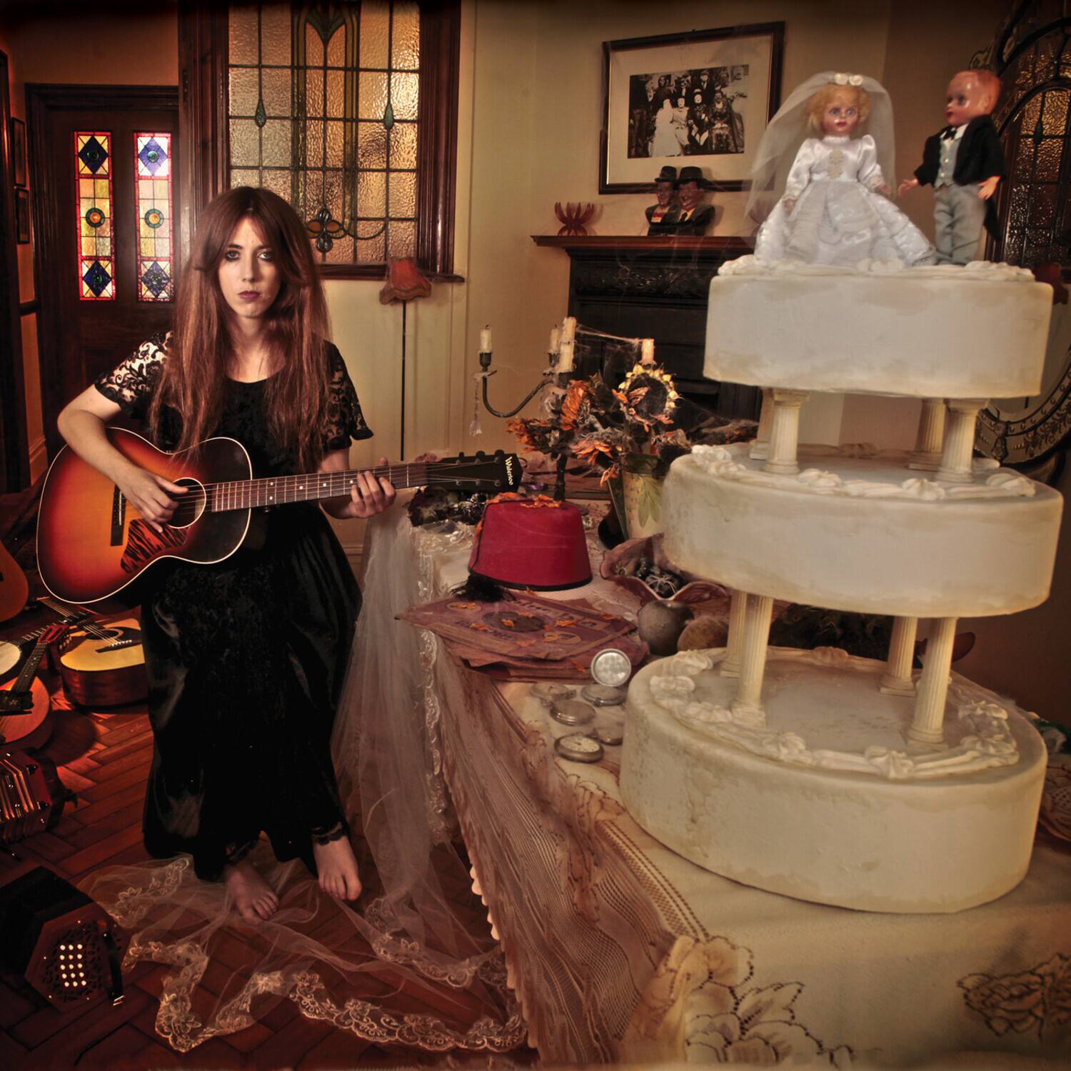 Front. Gwenifer Raymond - Strange Light Over Garth Mountain   - VINYL LP.