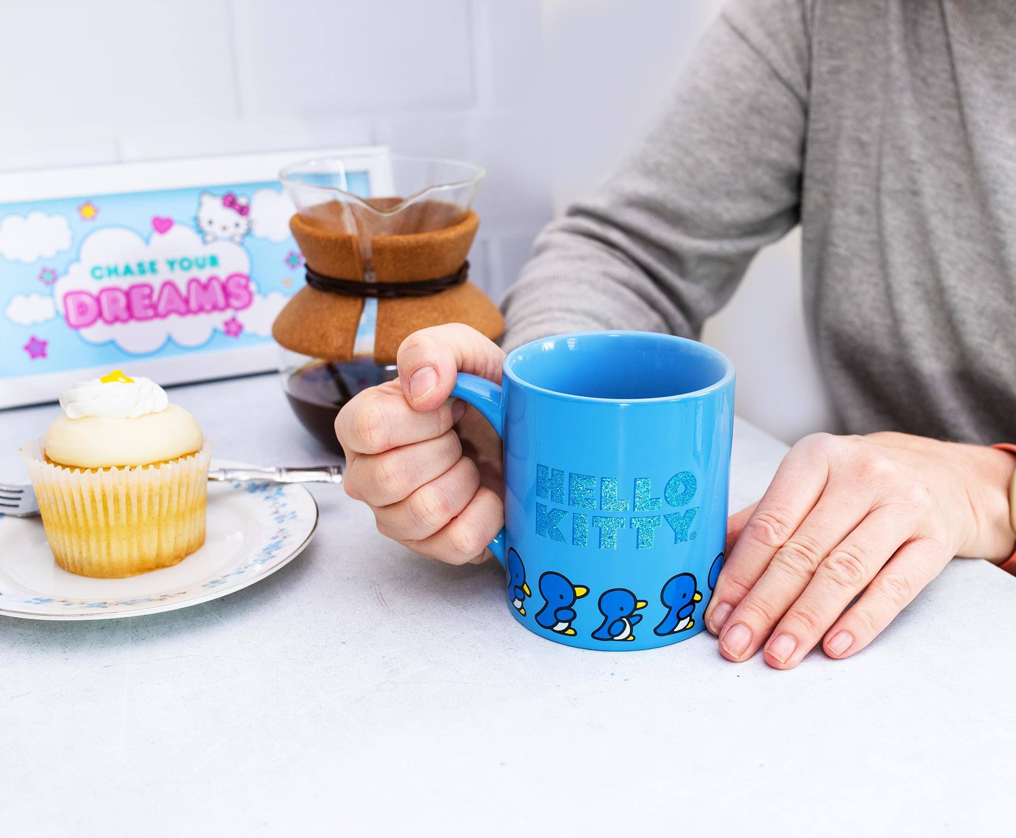 CHASE YOUR DREAMS

HELLO KITTY