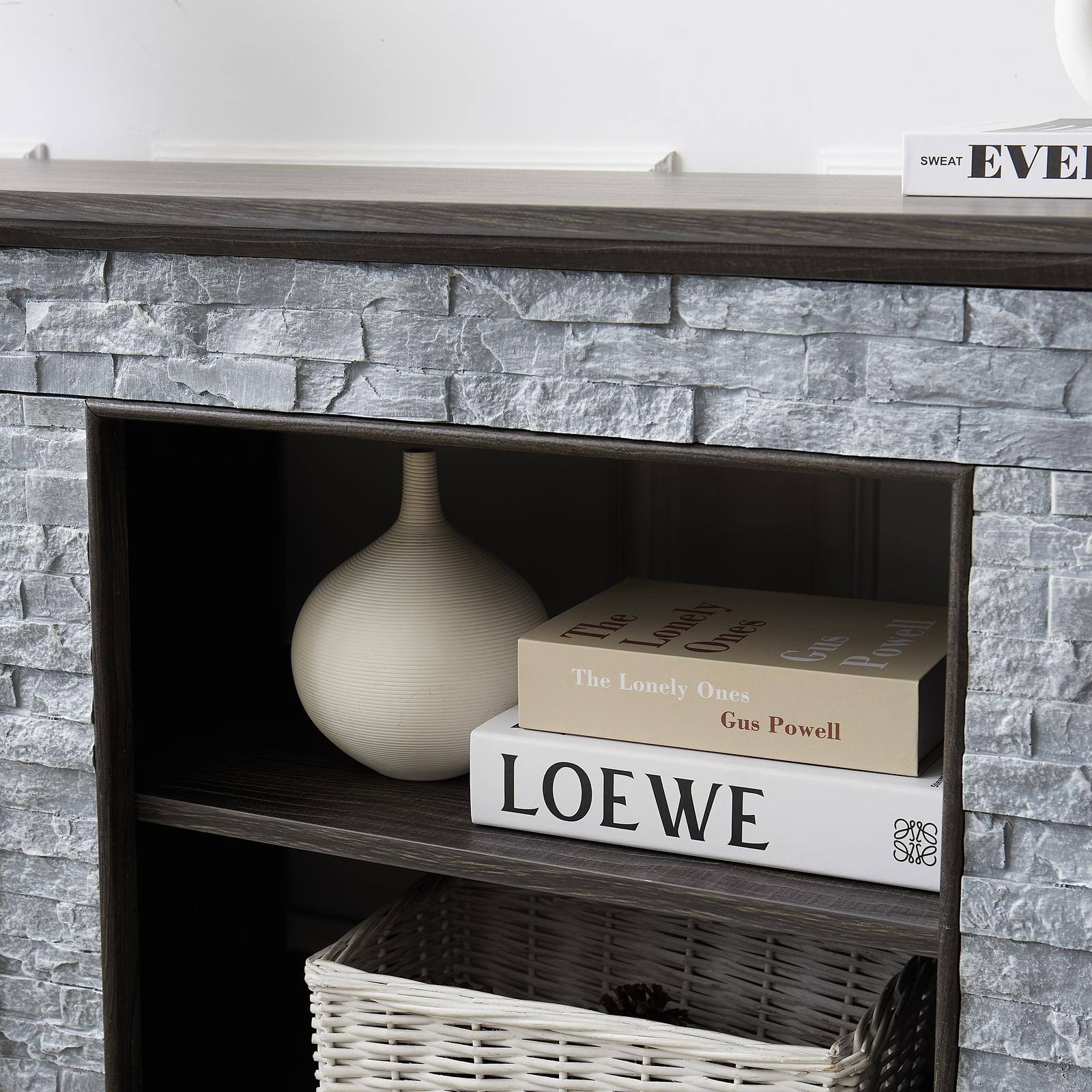 SWEAT EVE  
The Lonely Ones Gus Powell  
LOEWE