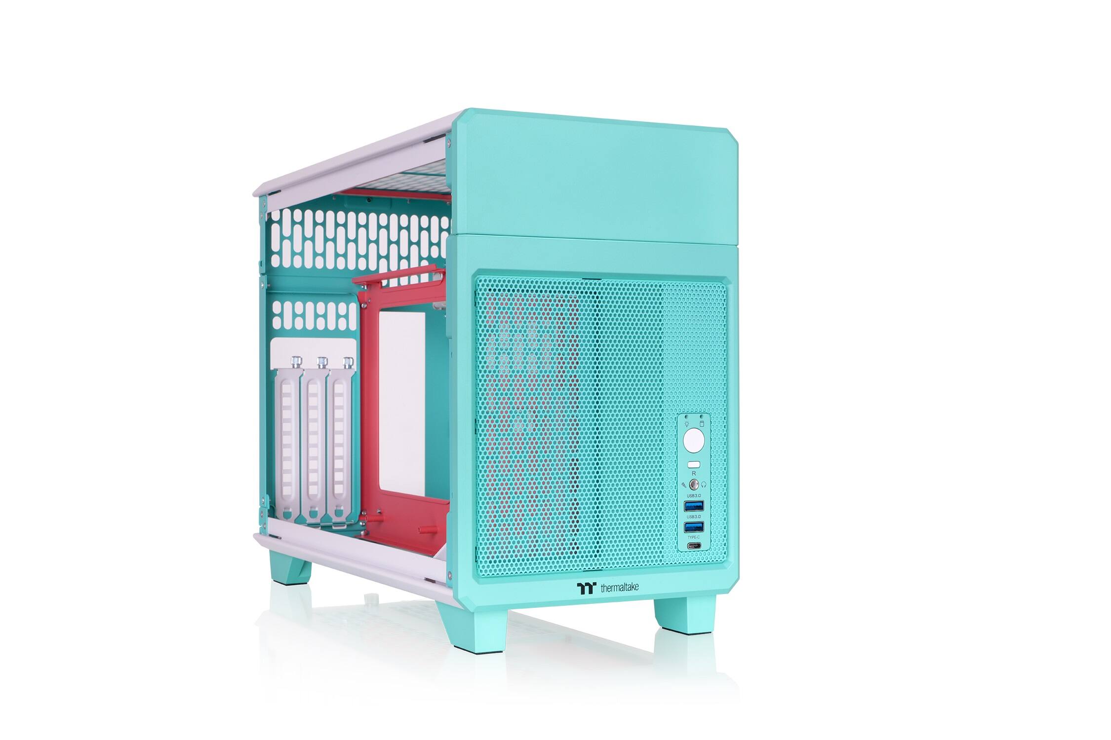 The text on the image reads "CRHCAG 7 1 . - thermaltake". This is a description of the computer case, which is blue and pink in color. The case is designed by Thermaltake, a company known for its computer components and accessories.