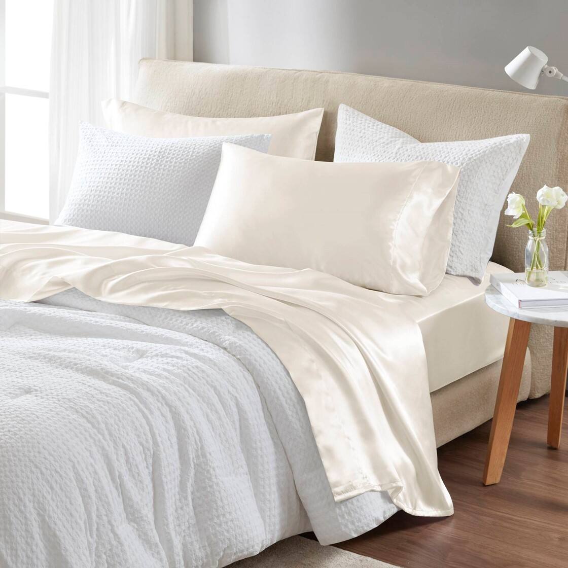 Alt View 2. Gracie Mills - Gracie Mills Coralie 6-Piece Wrinkle-free Satin Sheet Set - Ivory.