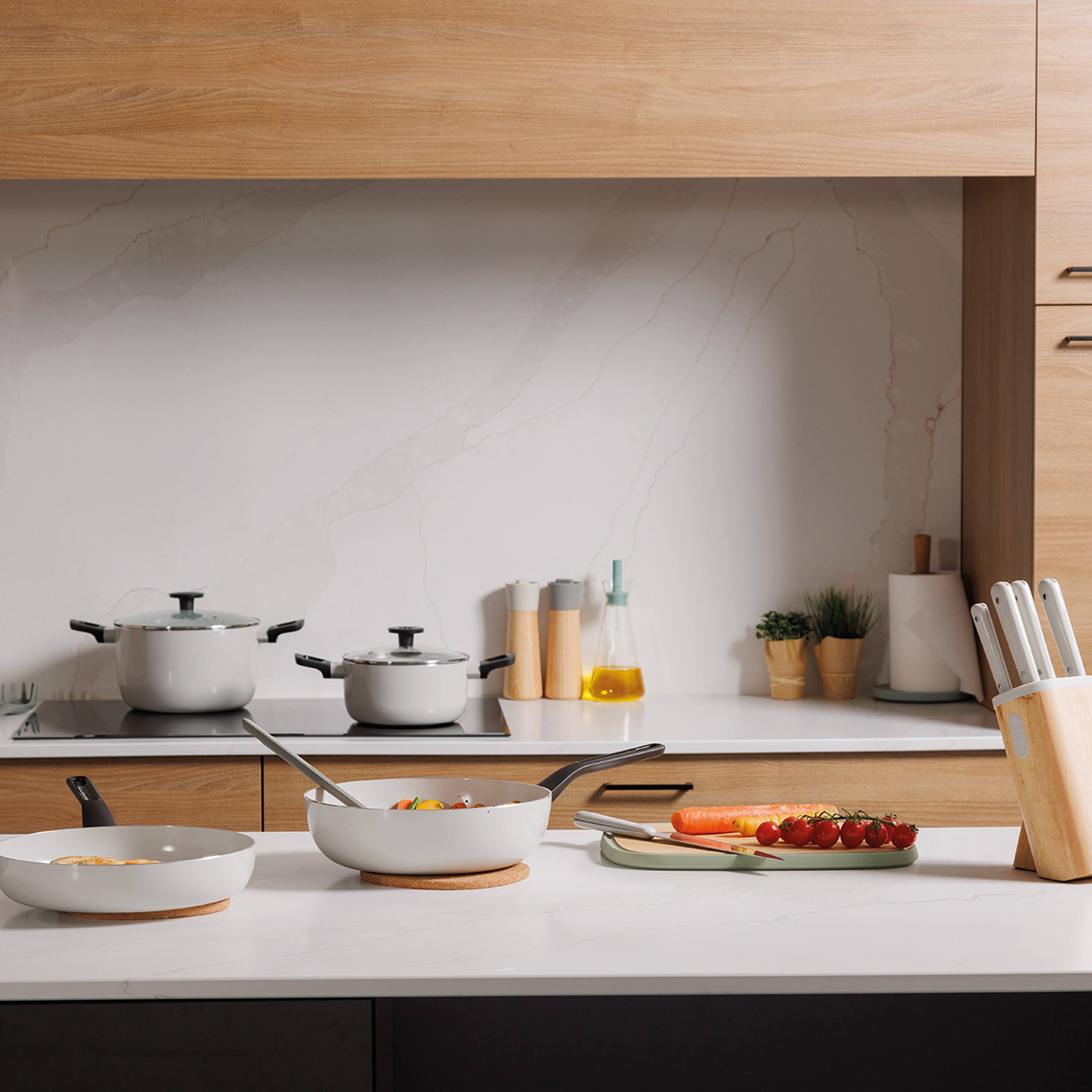 Alt View 5. BergHOFF - BergHOFF Leo Glints Nonstick Recycled Aluminum Frying Pan 9.5" - Spirit.