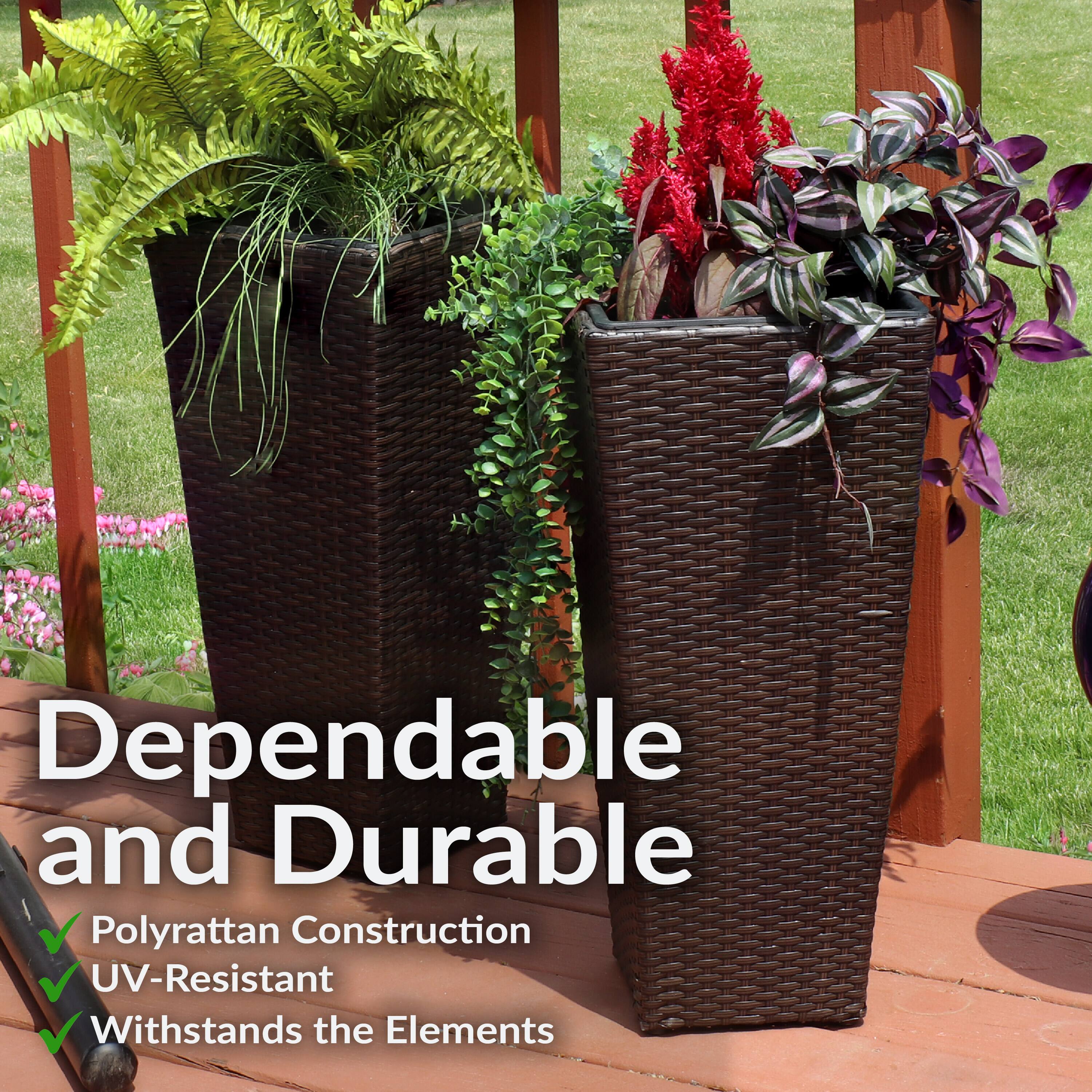 Dependable and Durable  
Polyrattan Construction  
UV-Resistant  
Withstands the Elements
