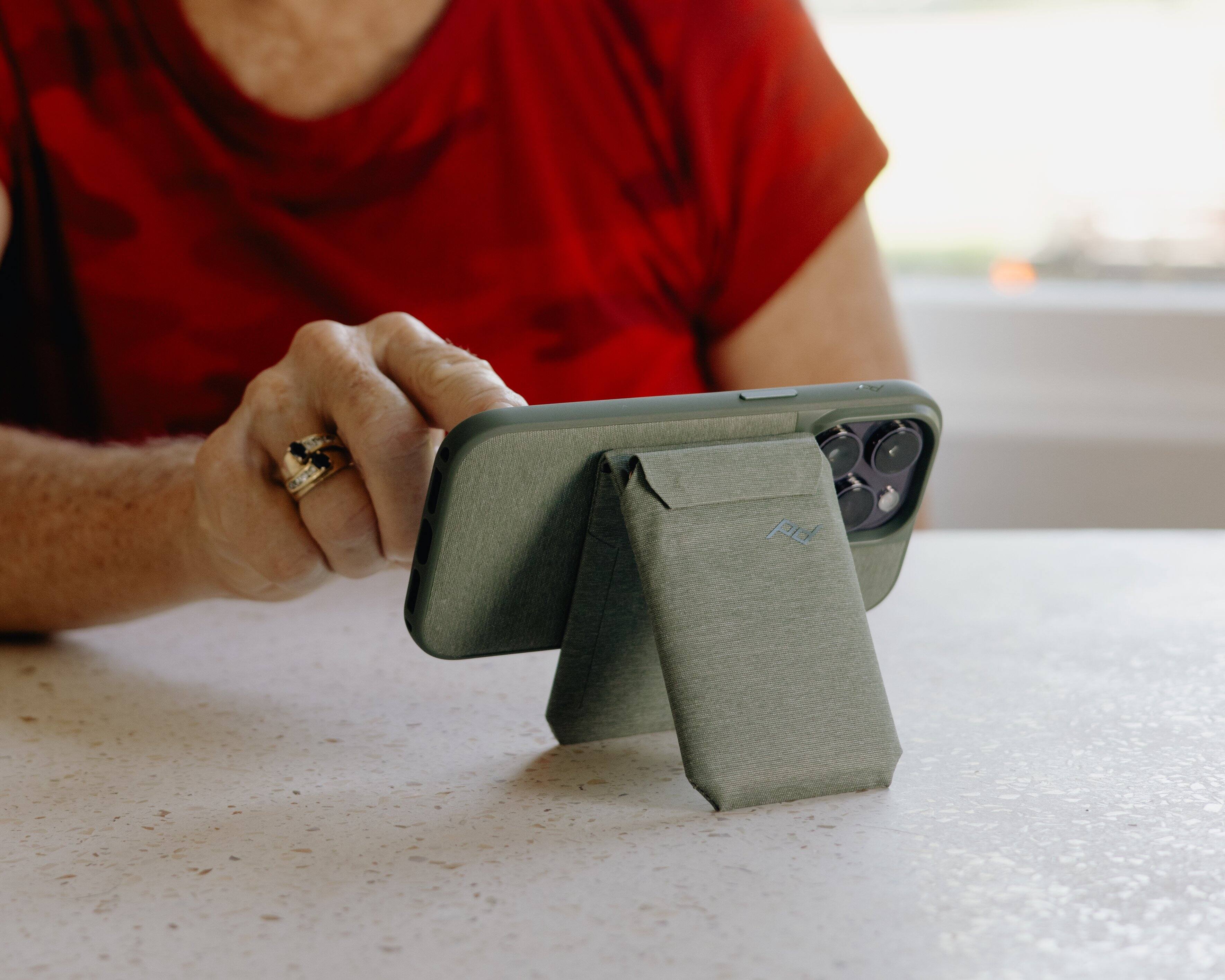 Left. Peak Design - Everyday Fabric Case v2 for iPhone 15 Pro Max - Sage.