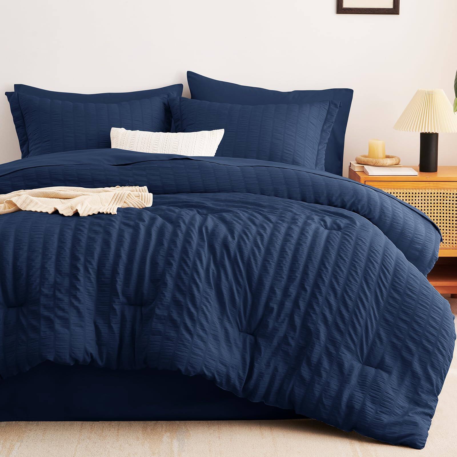 Left. Dazzed Corner - Queen Comforter Set 7 Pieces Bed in a Bag Queen Comforter Set with Sheet - Navy.