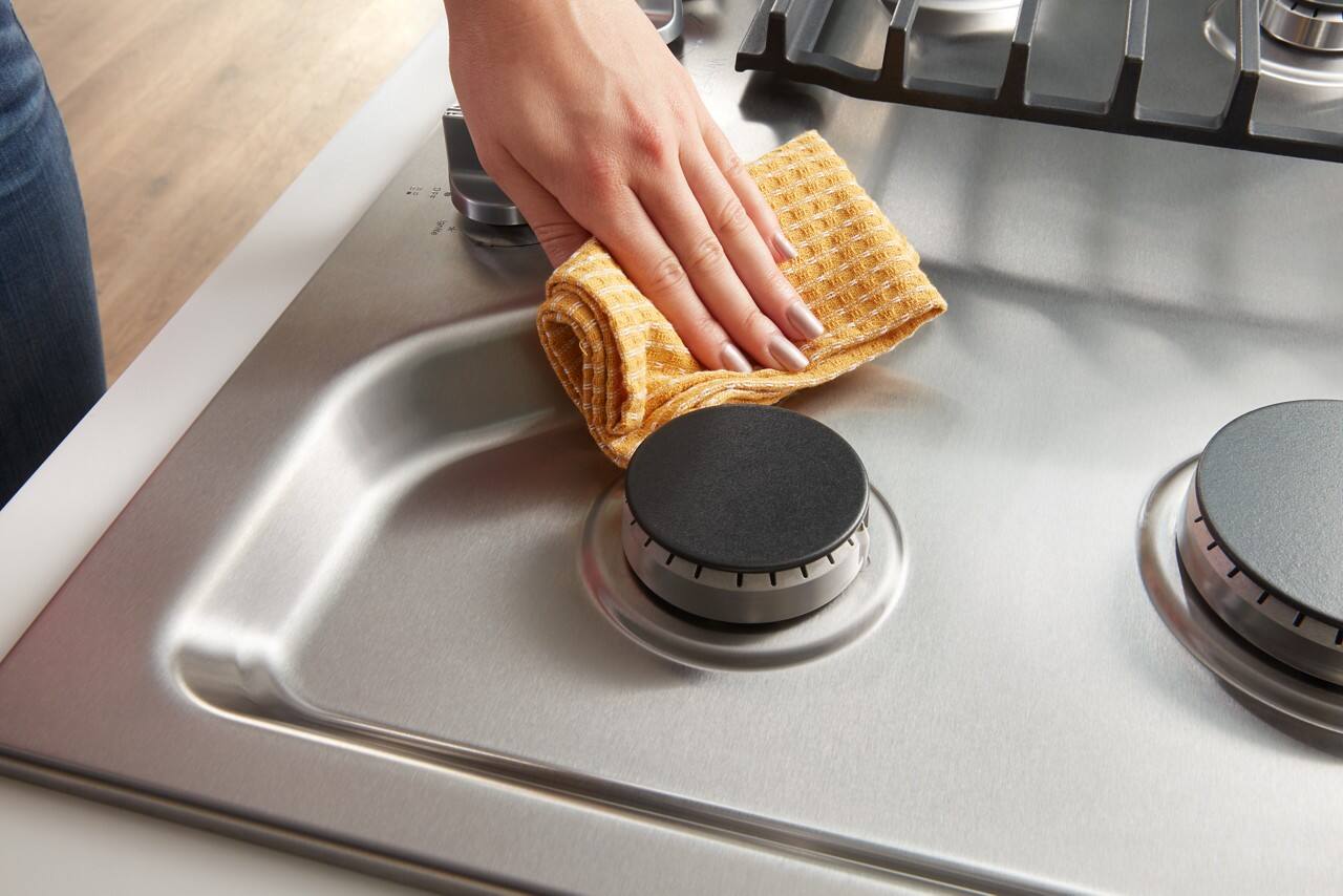 Alt View 17. Whirlpool - 30" Built-In Gas Cooktop with 5 Burners and EZ-2-Lift Hinged Cast-Iron Grates - Stainless Steel.