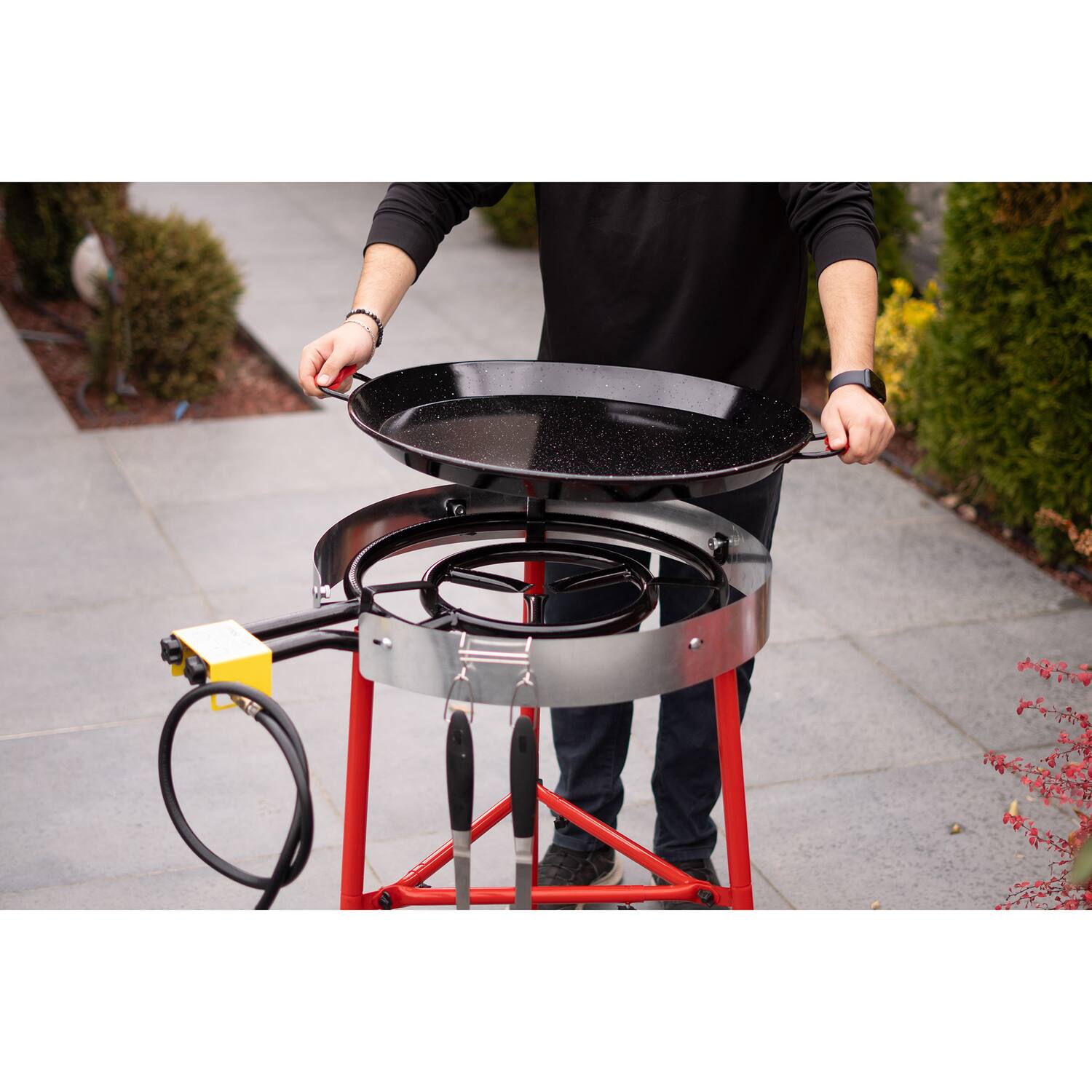 Angle. Ringg - Indoor/Outdoor Enameled Carbon Steel Cooking Pan 18" 12 Servings - Multicolored.