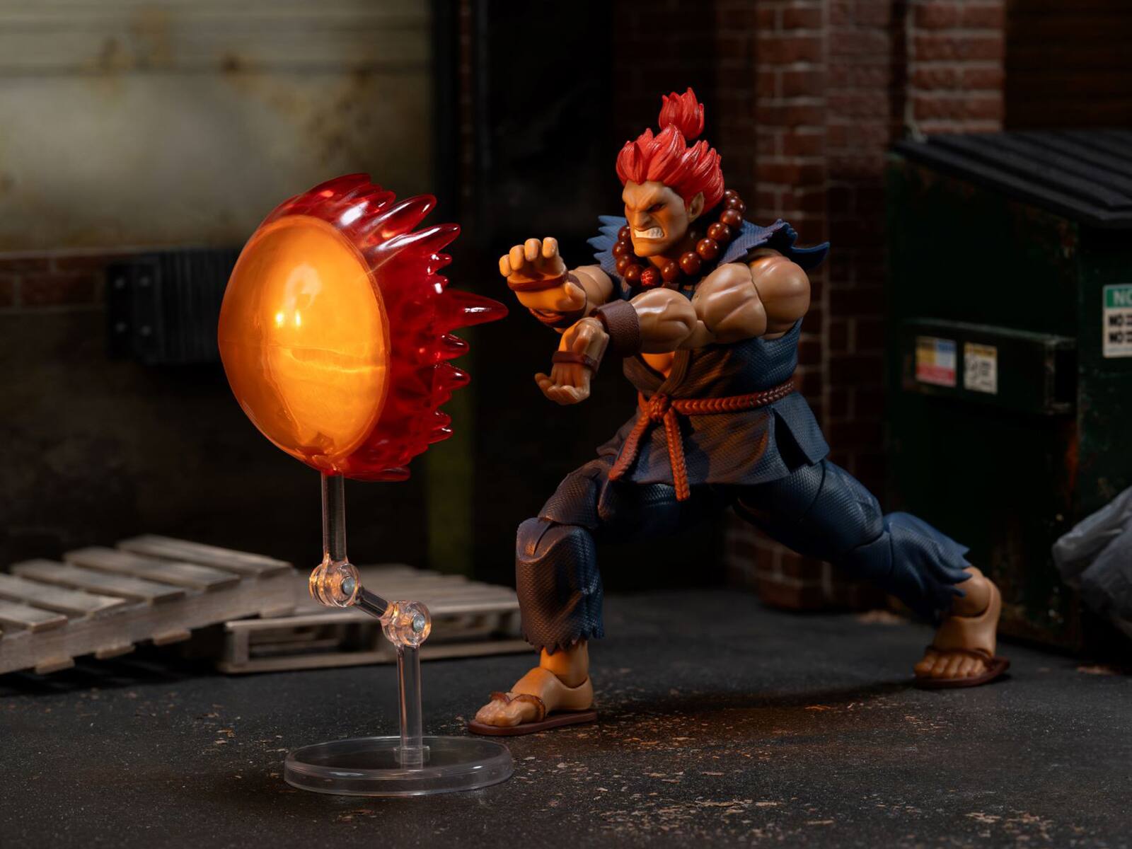 Left. Jada - Akuma 6 Inch Moveable Figure Ultra Street Fighter II The Final Challengers with Accessories - Multicolor.