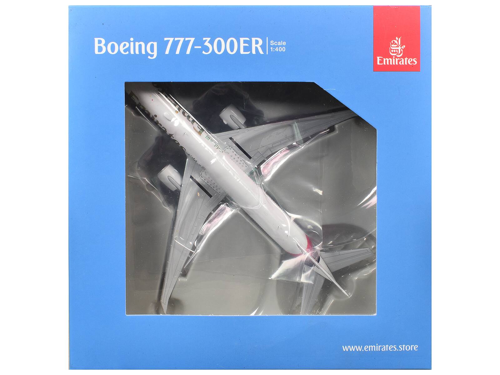 Boeing 777-300ER  
Scale 1:400  
Emirates  
www.emirates.store