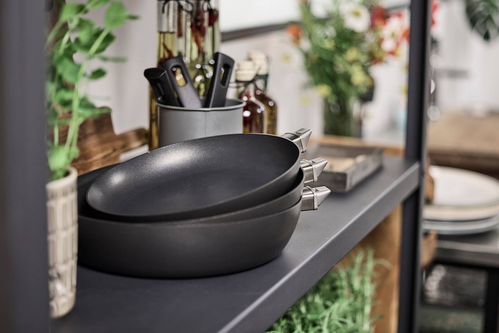 Alt View 4. Scanpan - Urban 3 Quart Saute Pan with Detachable Handle, 11-Inch - Black.