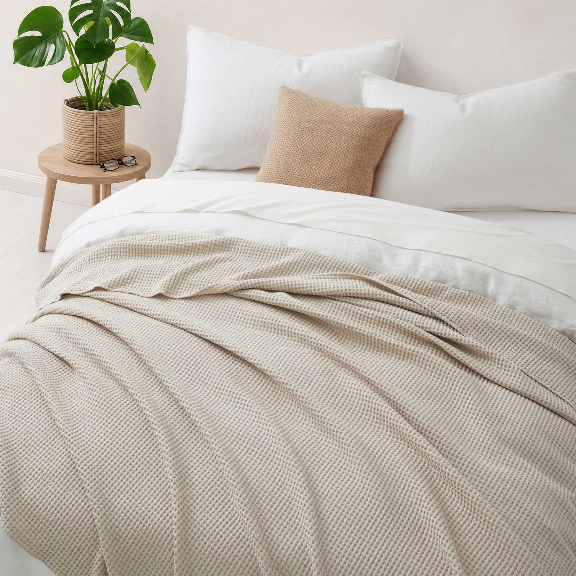 Left. Peace Nest - Peace Nest 100% Egyptian Cotton Waffle Textured Throw Blanket, Cream, King - Cream.