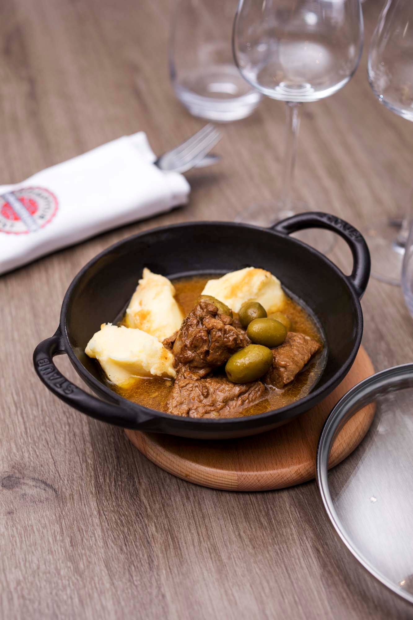 Staub Cast Iron Wok - Thumbnail 3