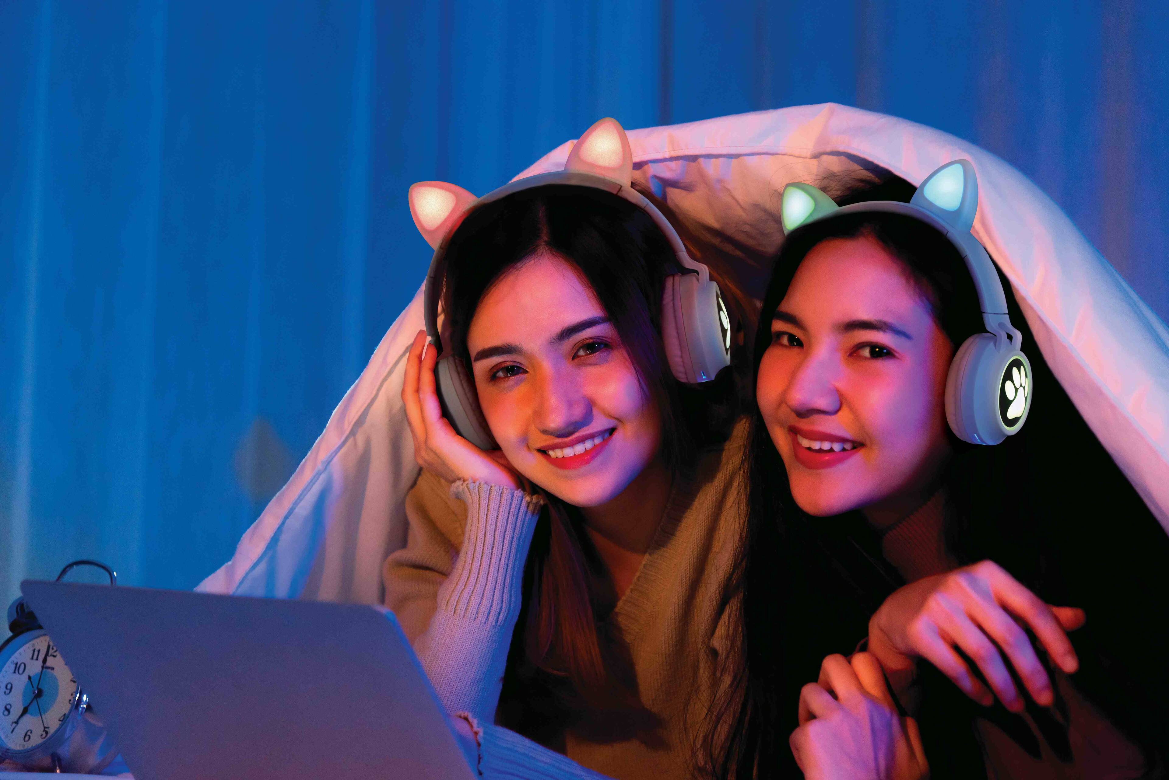 Alt View 9. Lexibook - Cat’s Ears Shape Wireless Rechargeable Headphones with Lights.