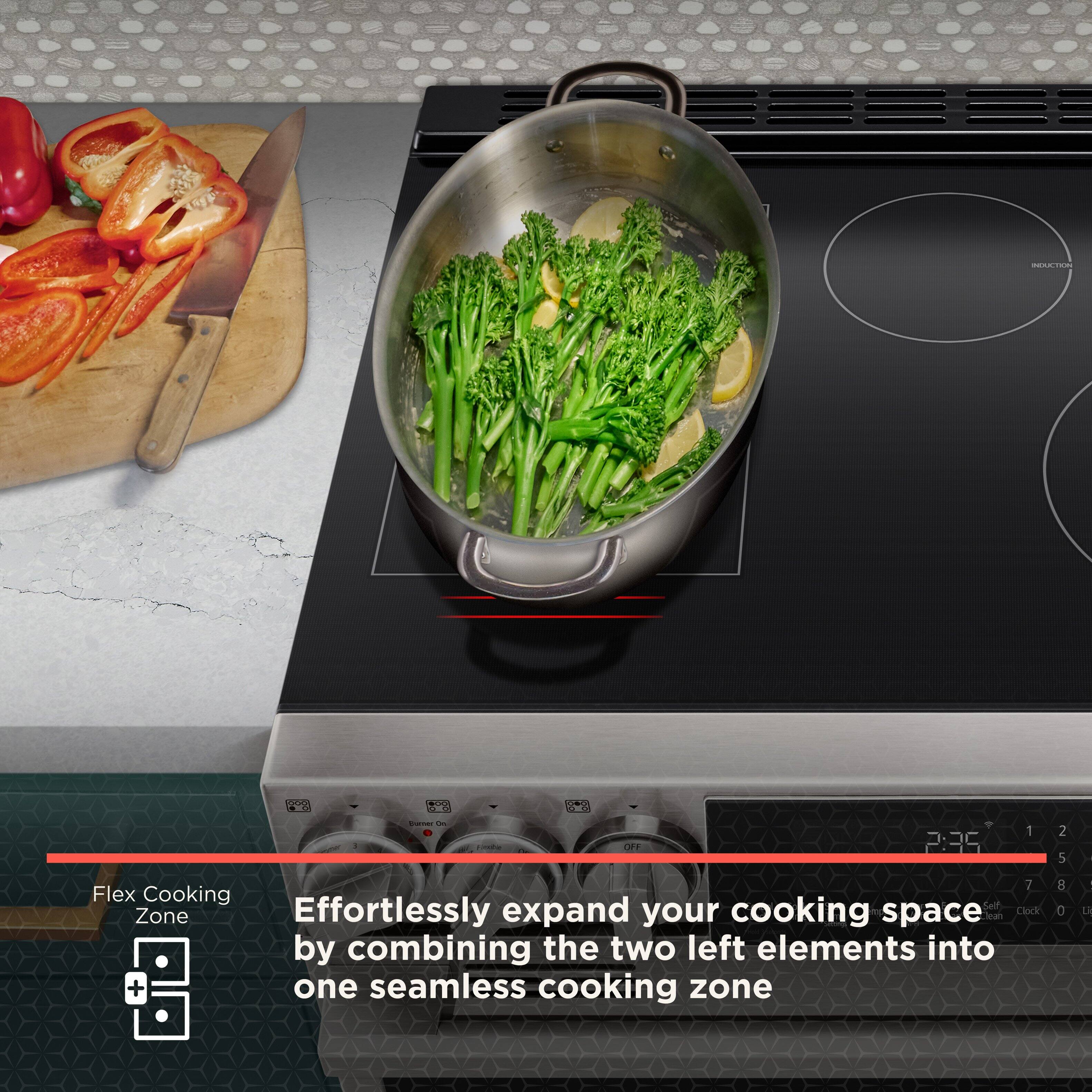 Flex Cooking Zone

Effortlessly expand your cooking space by combining the two left elements into one seamless cooking zone