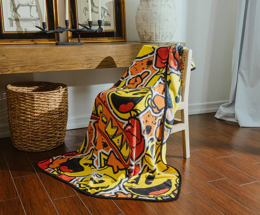 Toynk PAC MAN Classic Allover Throw Blanket | 45 x 60 Inches Yellow ...