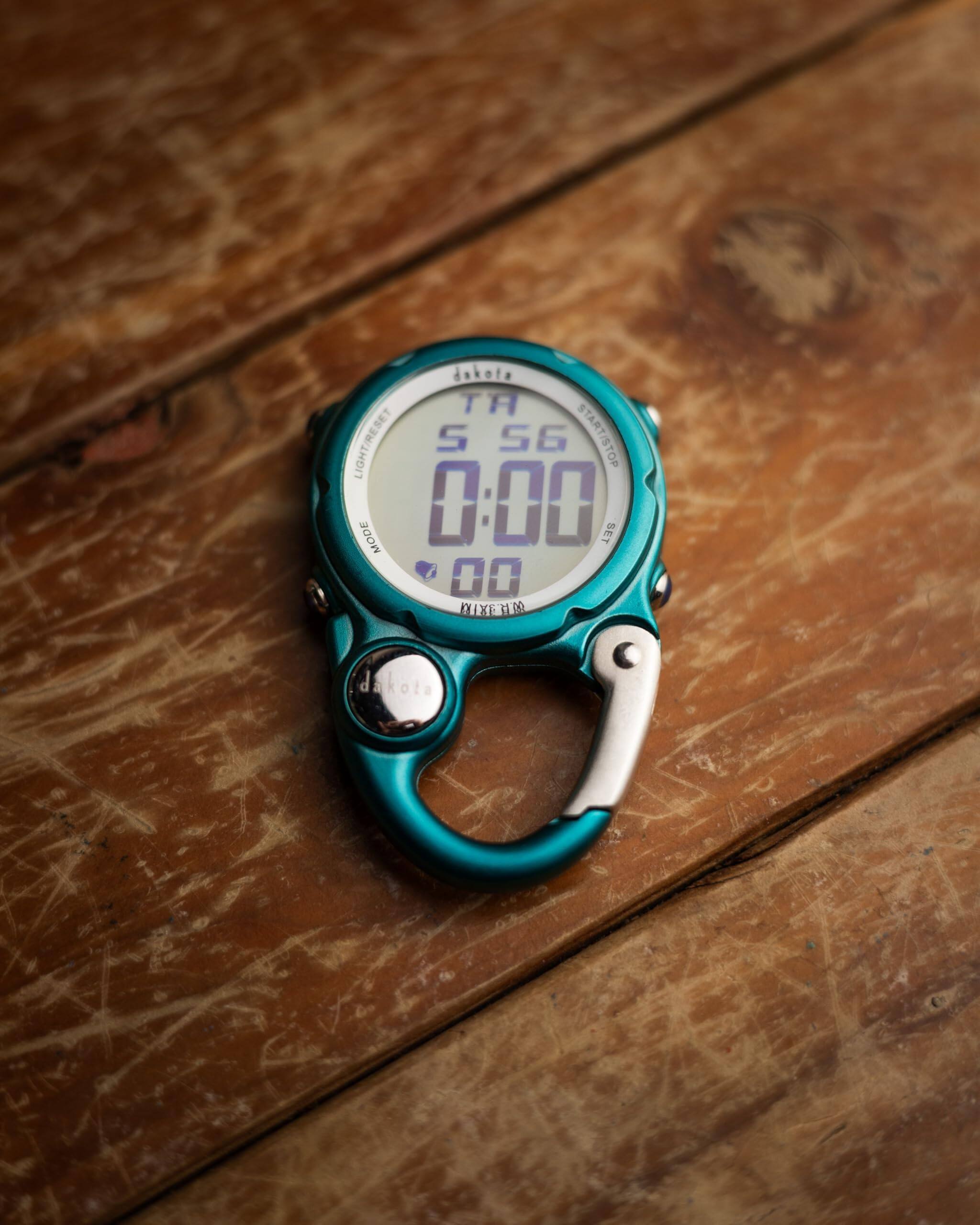 dakota

LIGHT/RESET S S6 START/STOP MODE 0:00 + + SET 00 NIXEM dakota