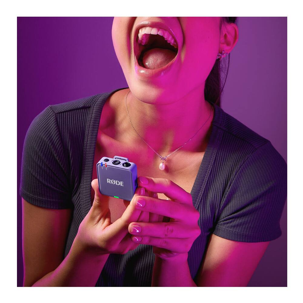 Left. RODE - RODE Wireless GO (Gen 3) Compact Wireless Microphone System (Blue).