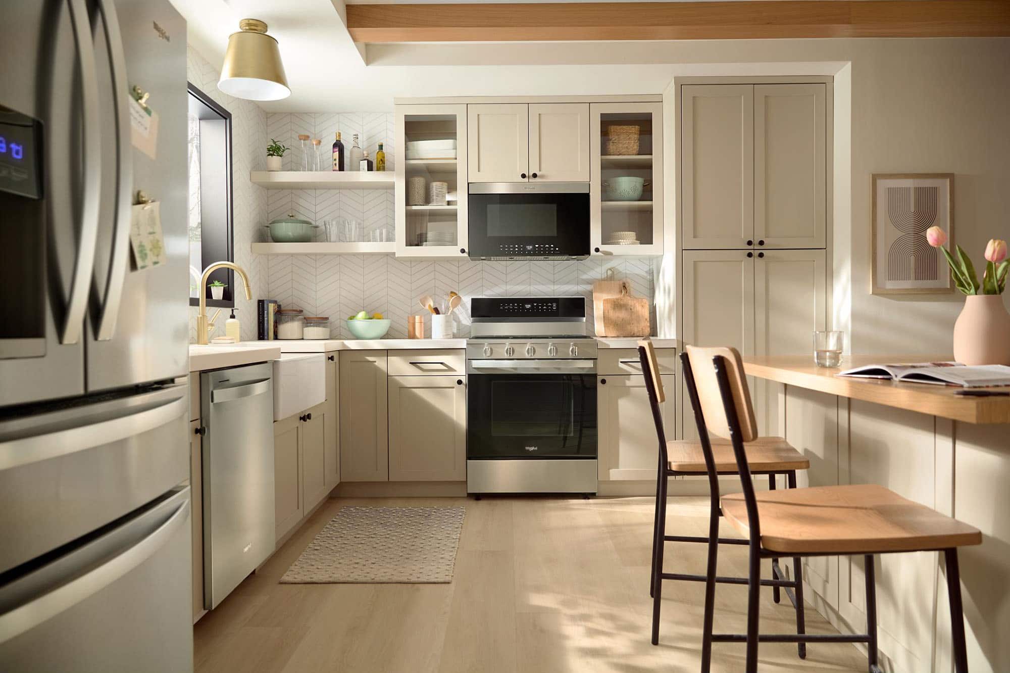 Alt View 18. Whirlpool - 5.0 Cu. Ft. Freestanding Gas True Convection Range with Steam/Self Clean and Air Cooking Technology - Fingerprint Resistant Stainless Steel.