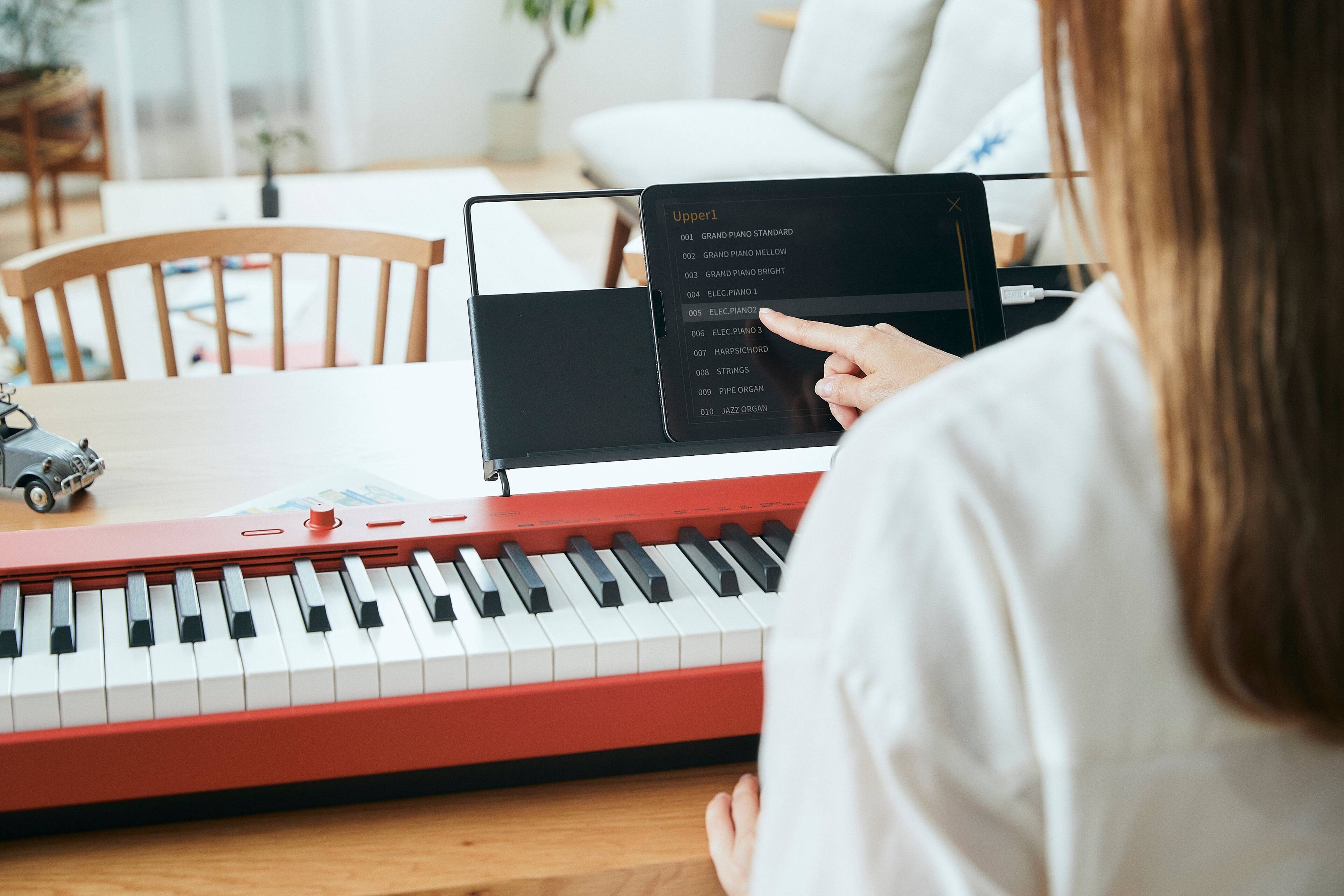 Upper1: GRAND PIANO STANDARD GRAND PIANO MELLOW
Upper2: ELEC.PIANO 1 ELEC.PIANO 2 ELEC.PIANO 3
Upper3: HARPSICHORD STRINGS PIPE ORGAN JAZZ ORGAN