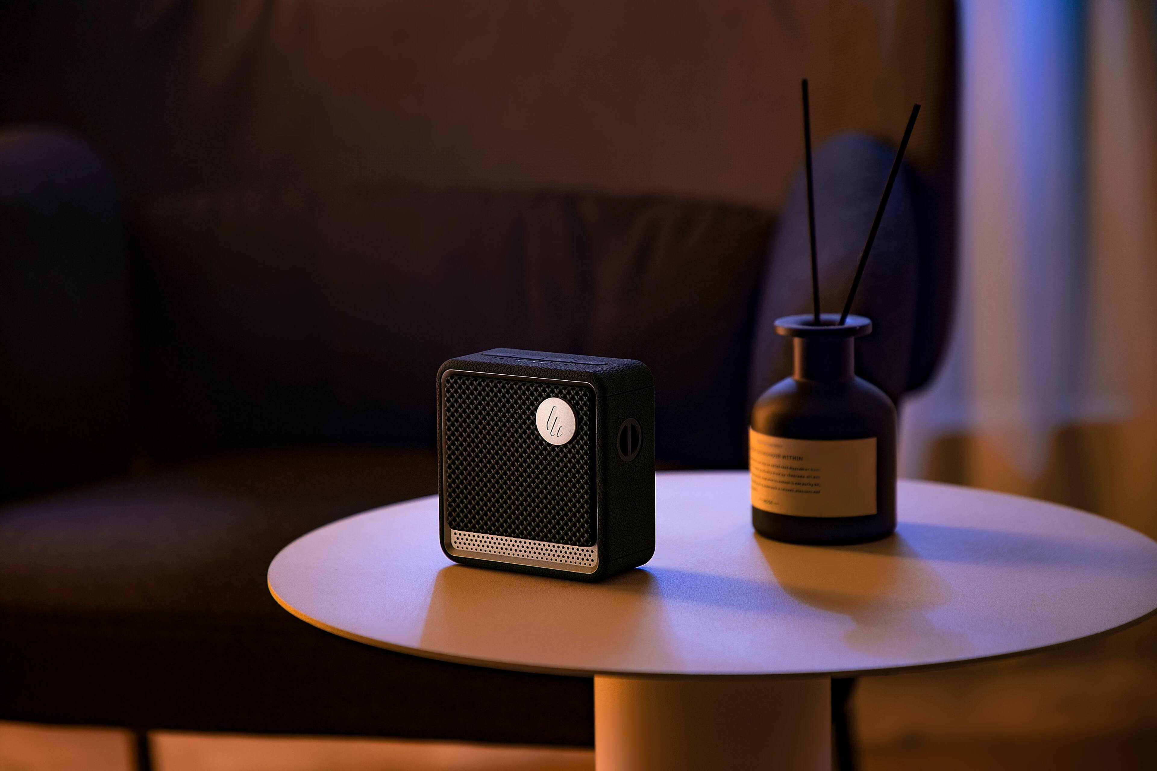 Alt View 2. Edifier - ES20 Portable Speaker - Black.