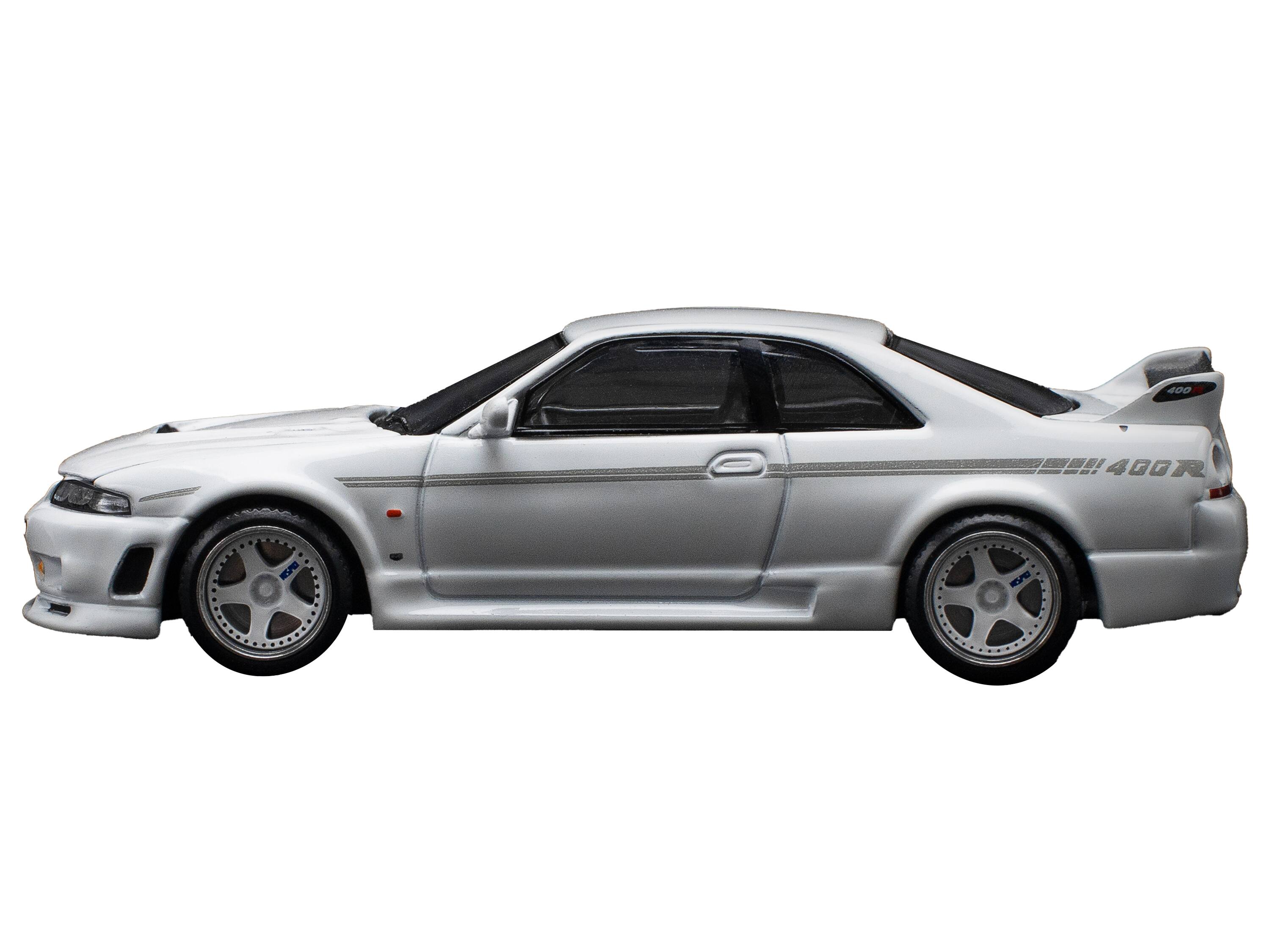 The text on the image should be grouped and corrected as follows:

- "400"
- "400R"