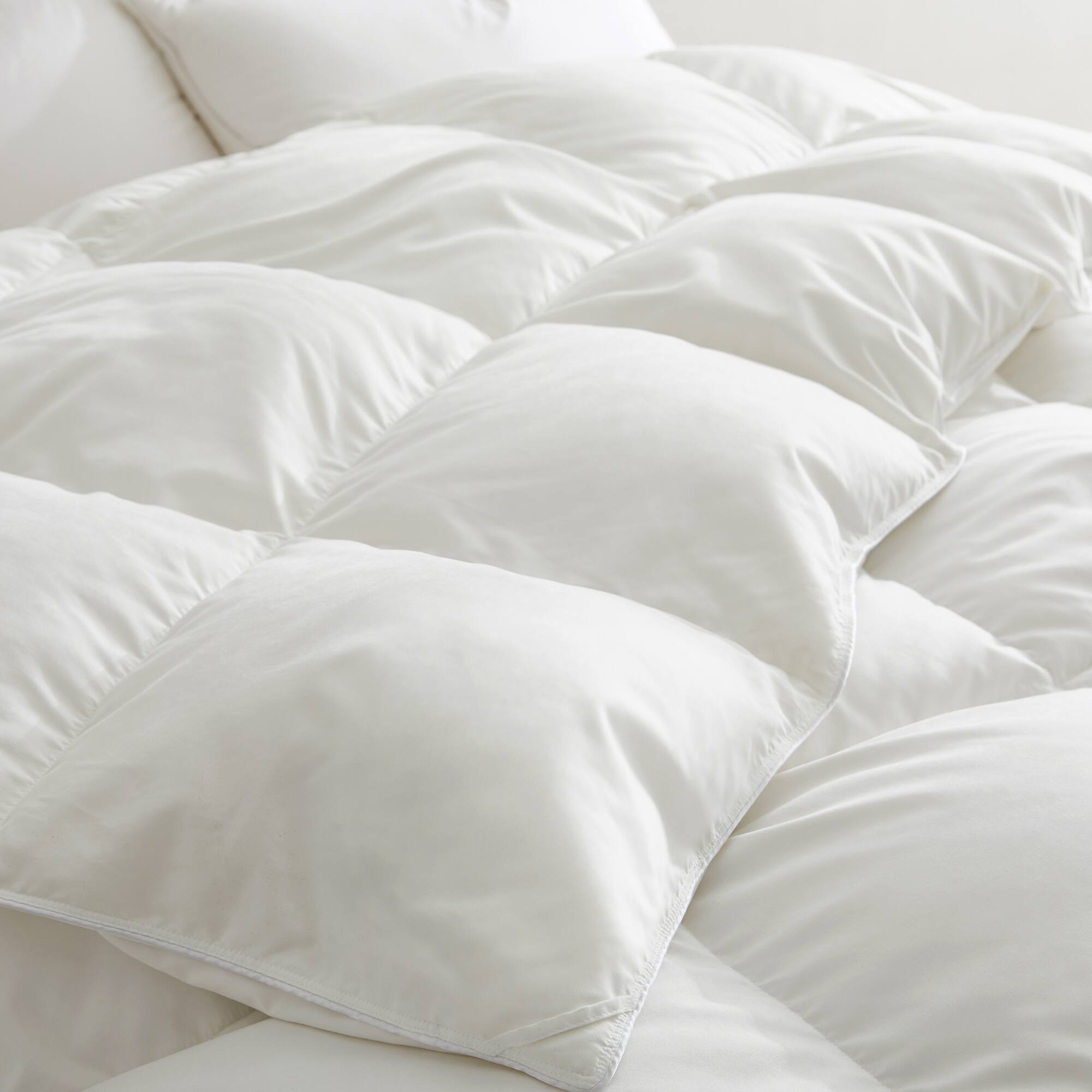 Left. Peace Nest - Peace Nest Heavyweight Extra Warmth White Goose Feather Down Fiber Duvet Comforter Insert, White, Twin - White.