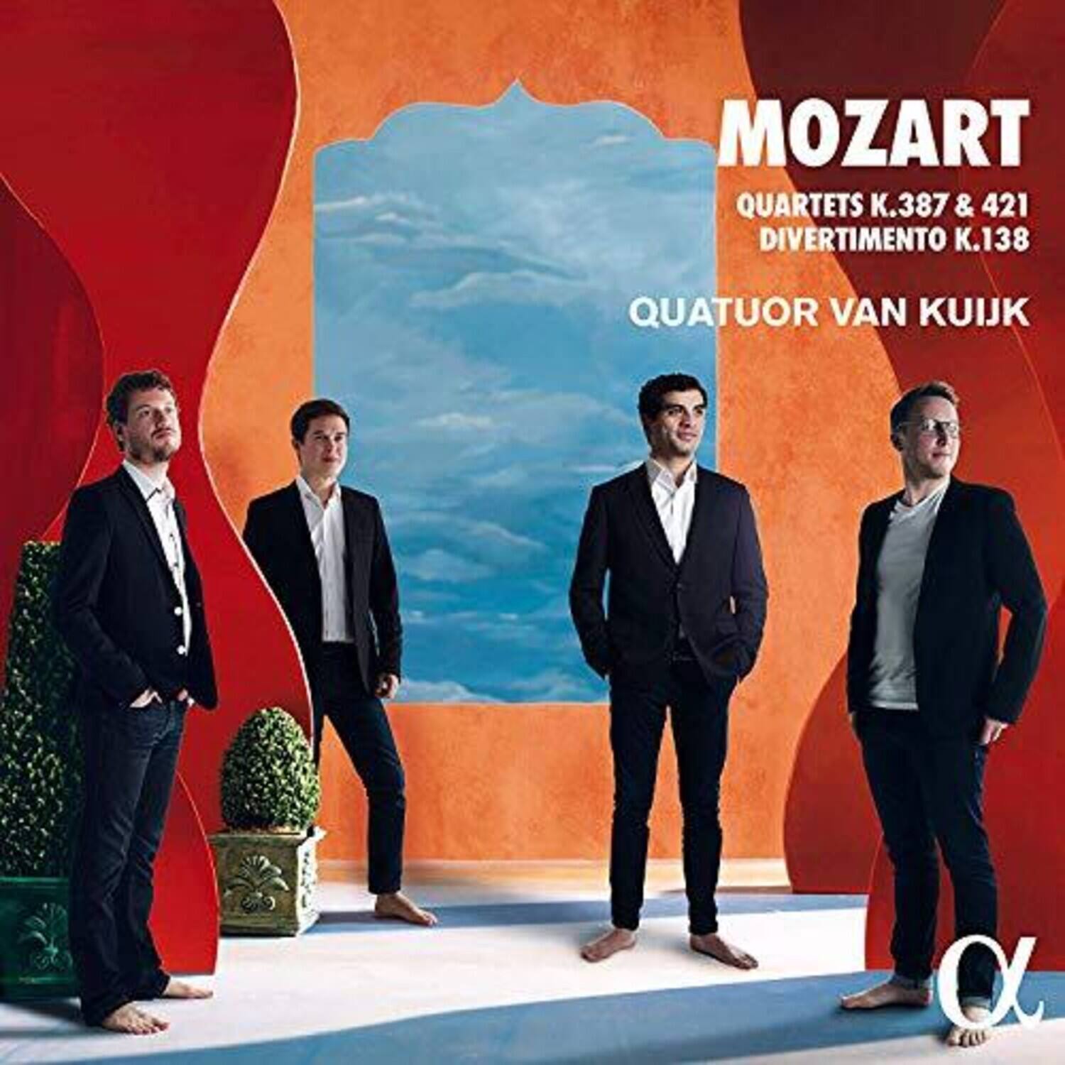 MOZART  
QUARTETS K.387 & 421  
DIVERTIMENTO K.138  
QUATUOR VAN KUIJK