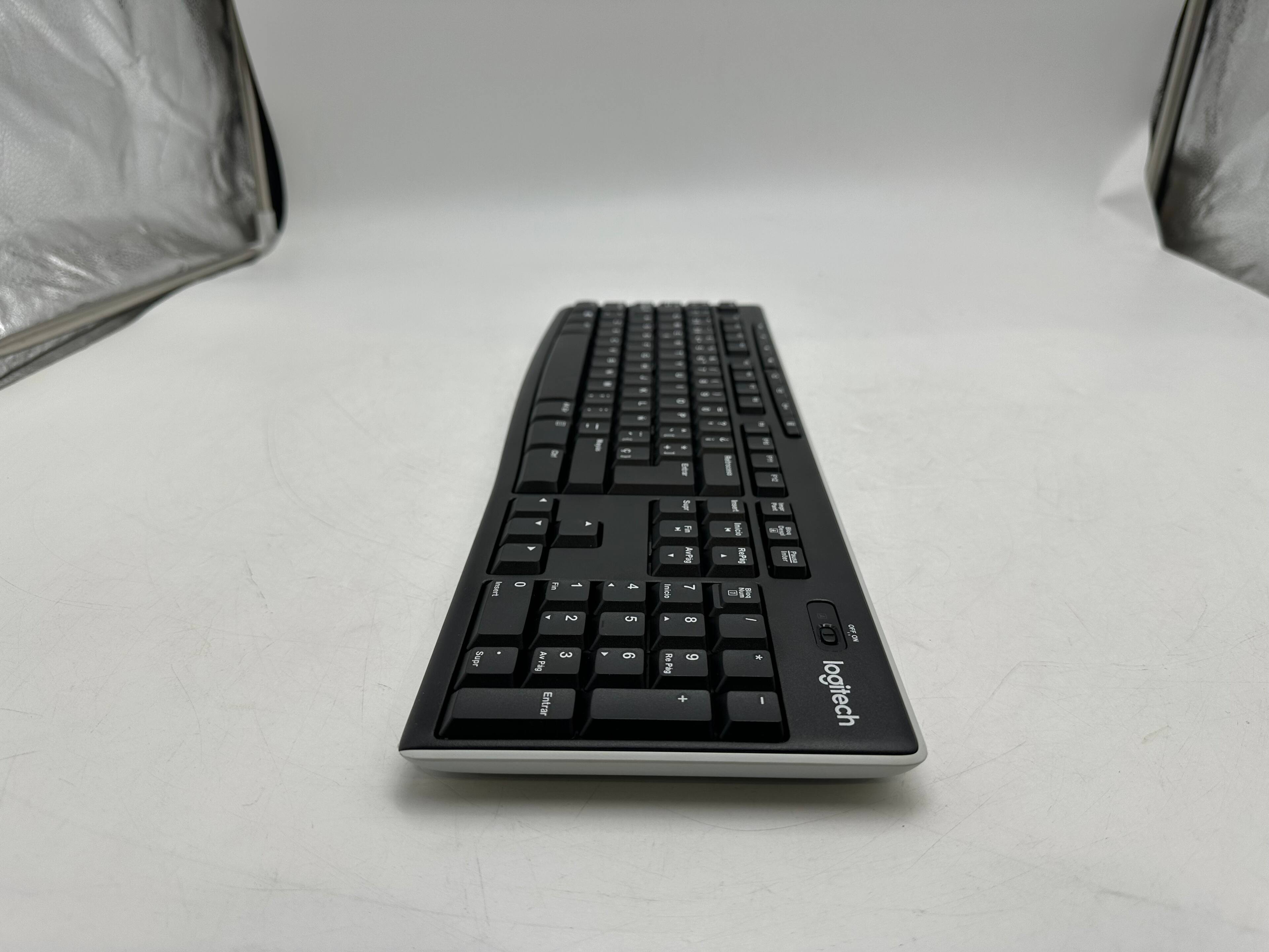 - - R - 1 . -- . I - a 3 a - - - . r - = - Adfl I - I - 5 EE It  I 1 7 - A - 1  C ST wing - 2 3 A70g Entrar V 5 C - d 9 RePig + : - I  i logitech