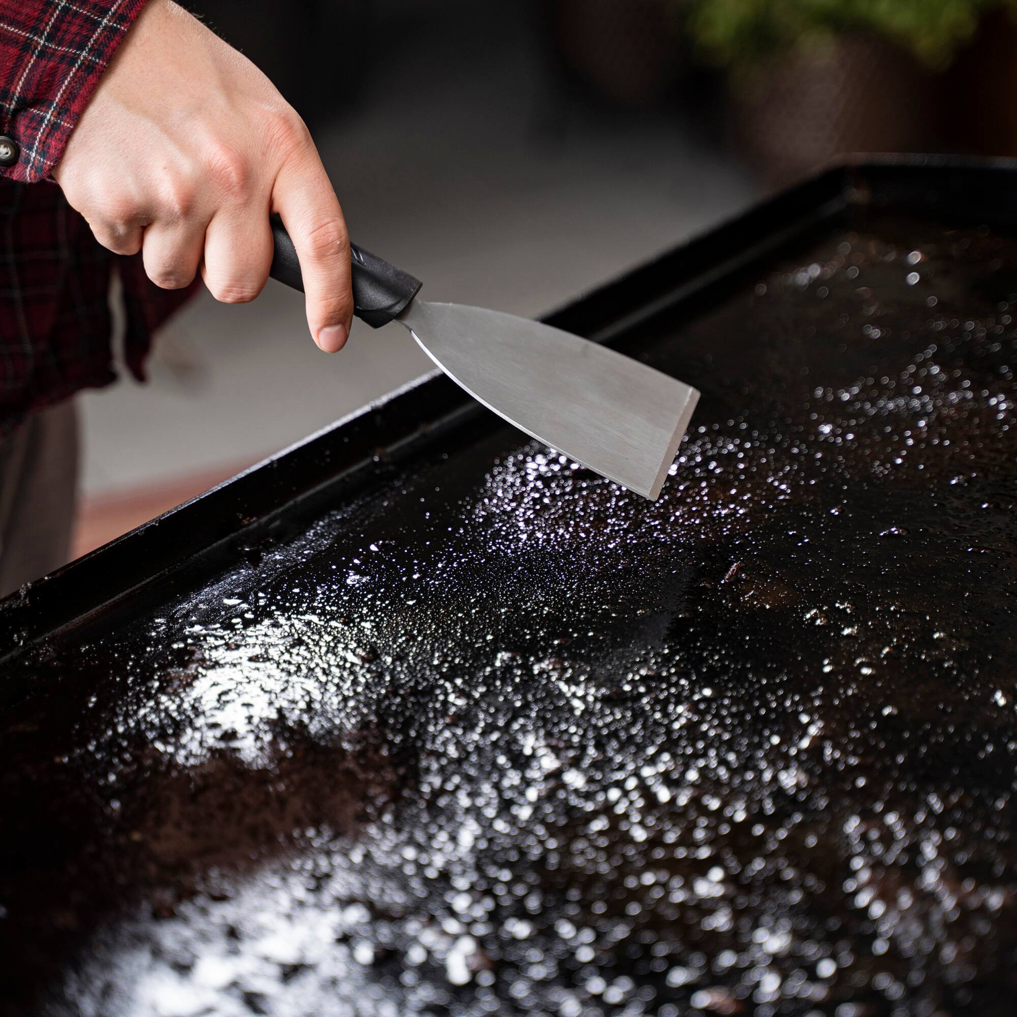 Alt View 14. Blackstone - Blackstone Griddle Essentials 8 Piece Cleaning Kit - Silver.