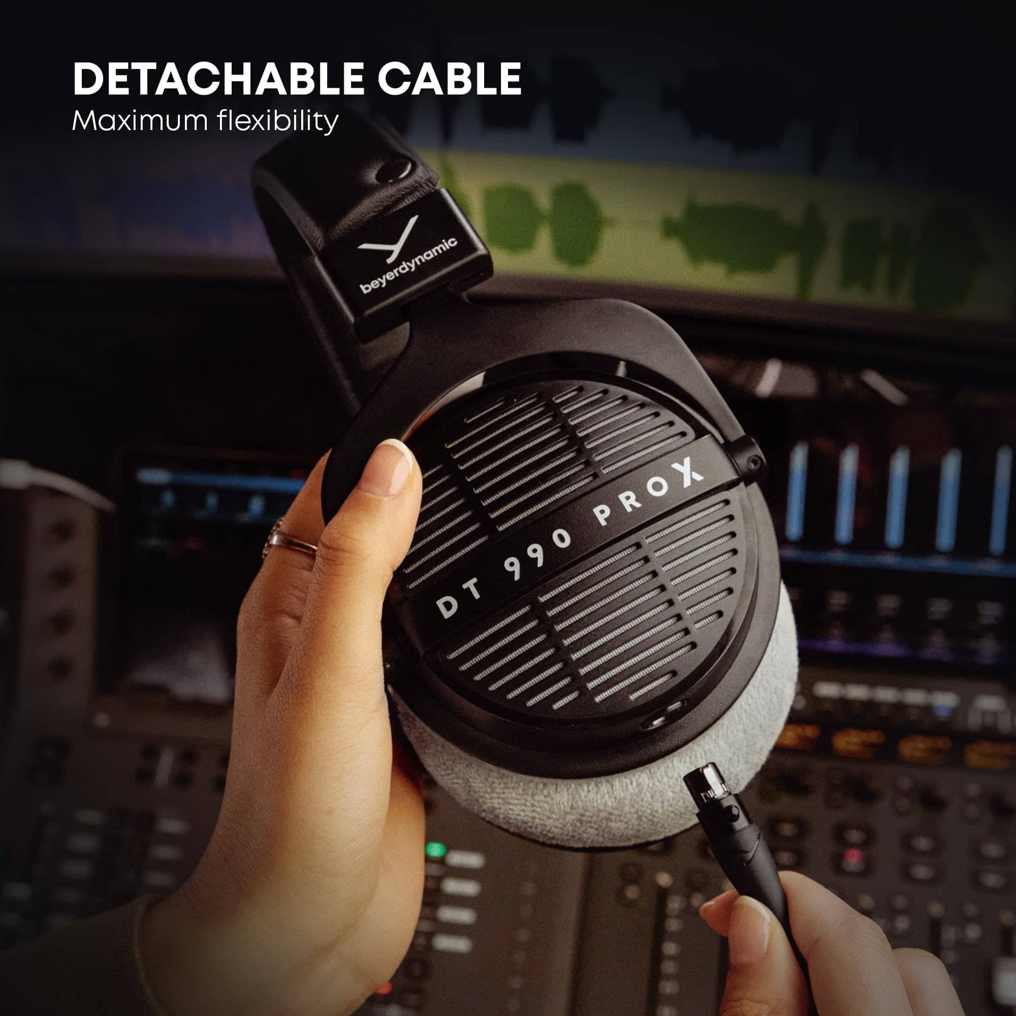 Beyerdynamic DT 990 Pro Black 80Ω 新品未使用 Amazon.com: beyerdynamic DT 990 Pro Over-Ear Studio Monitor