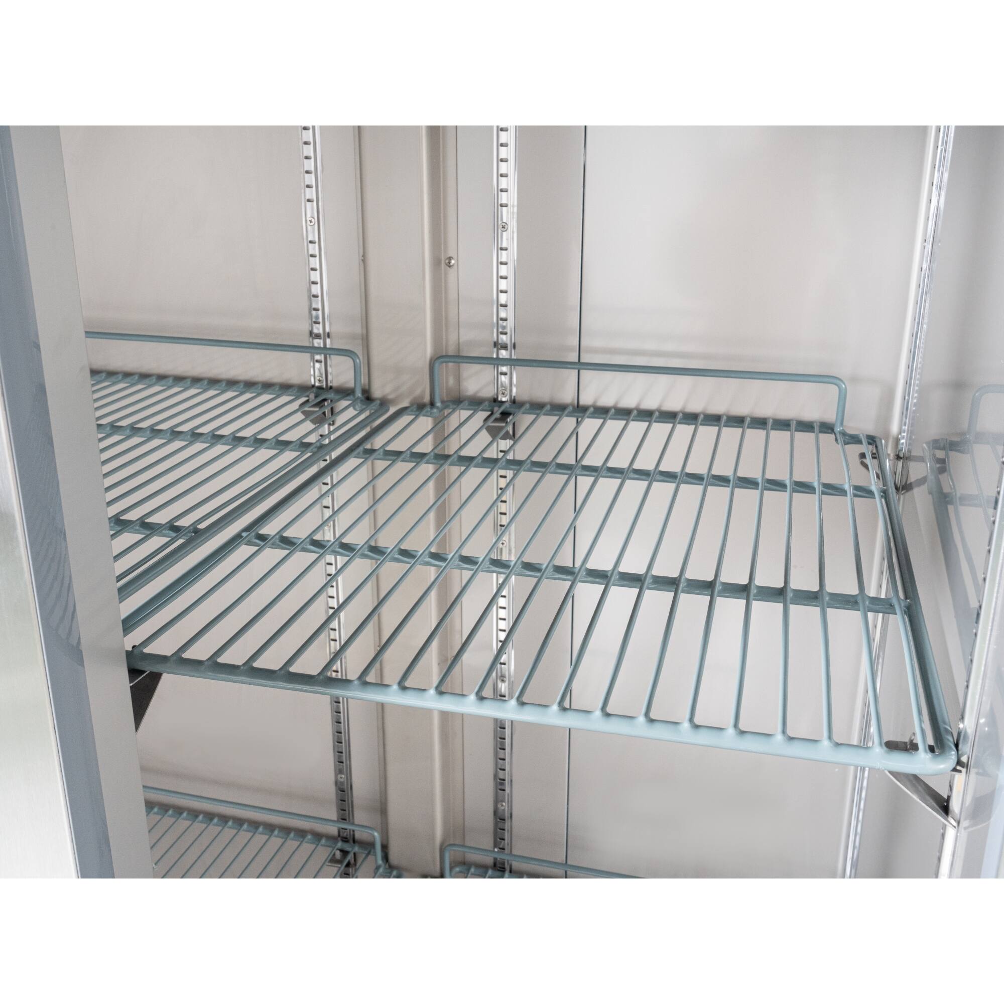 The text on the image is "NDTERLE T HLAU."