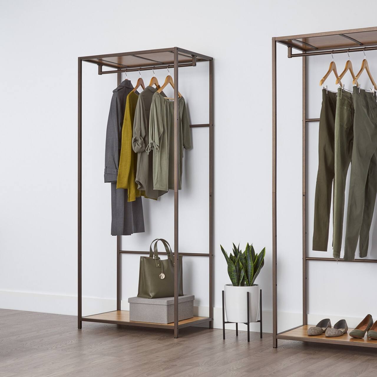 Angle. TRINITY - 30x20x72 Bamboo Garment Rack Bronze Anthracite - Bronze Anthracite®.