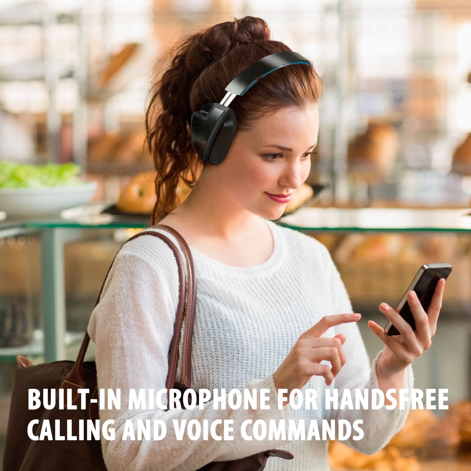 BUILT-IN MICROPHONE FOR HANDSFREE CALLING AND VOICE COMMANDS