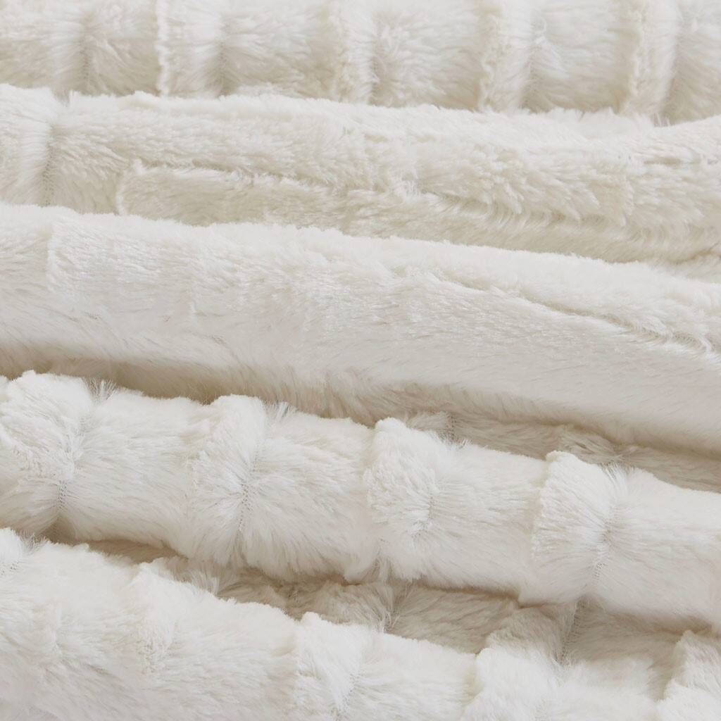 Alt View 3. Gracie Mills - Gracie Mills Shearah Plush Faux Fur Down Alternative Comforter Set - Ivory.